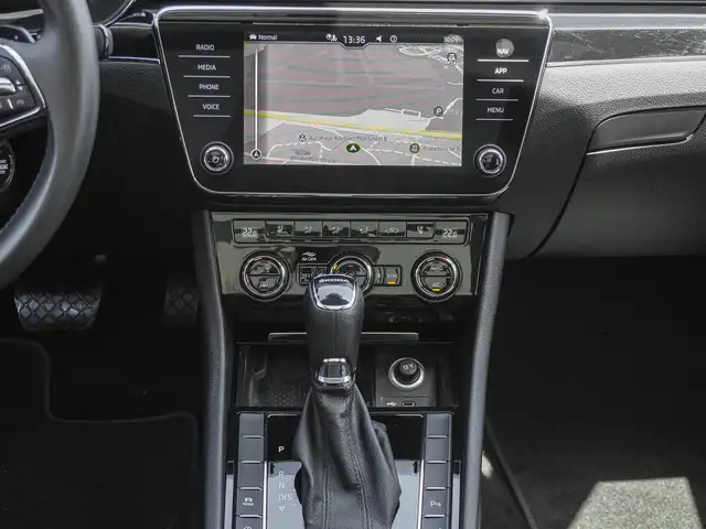 Skoda Superb view 13
