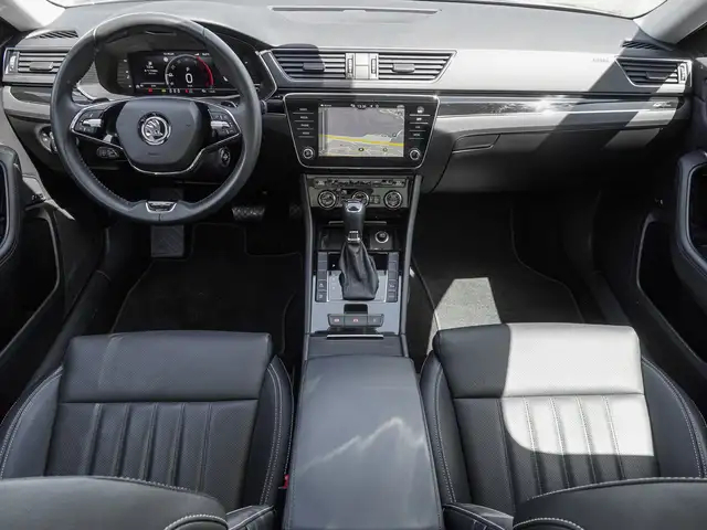 Skoda Superb view 11