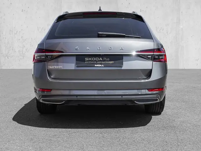 Skoda Superb view 6