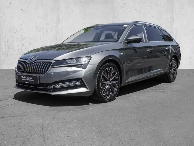 Skoda Superb view 2
