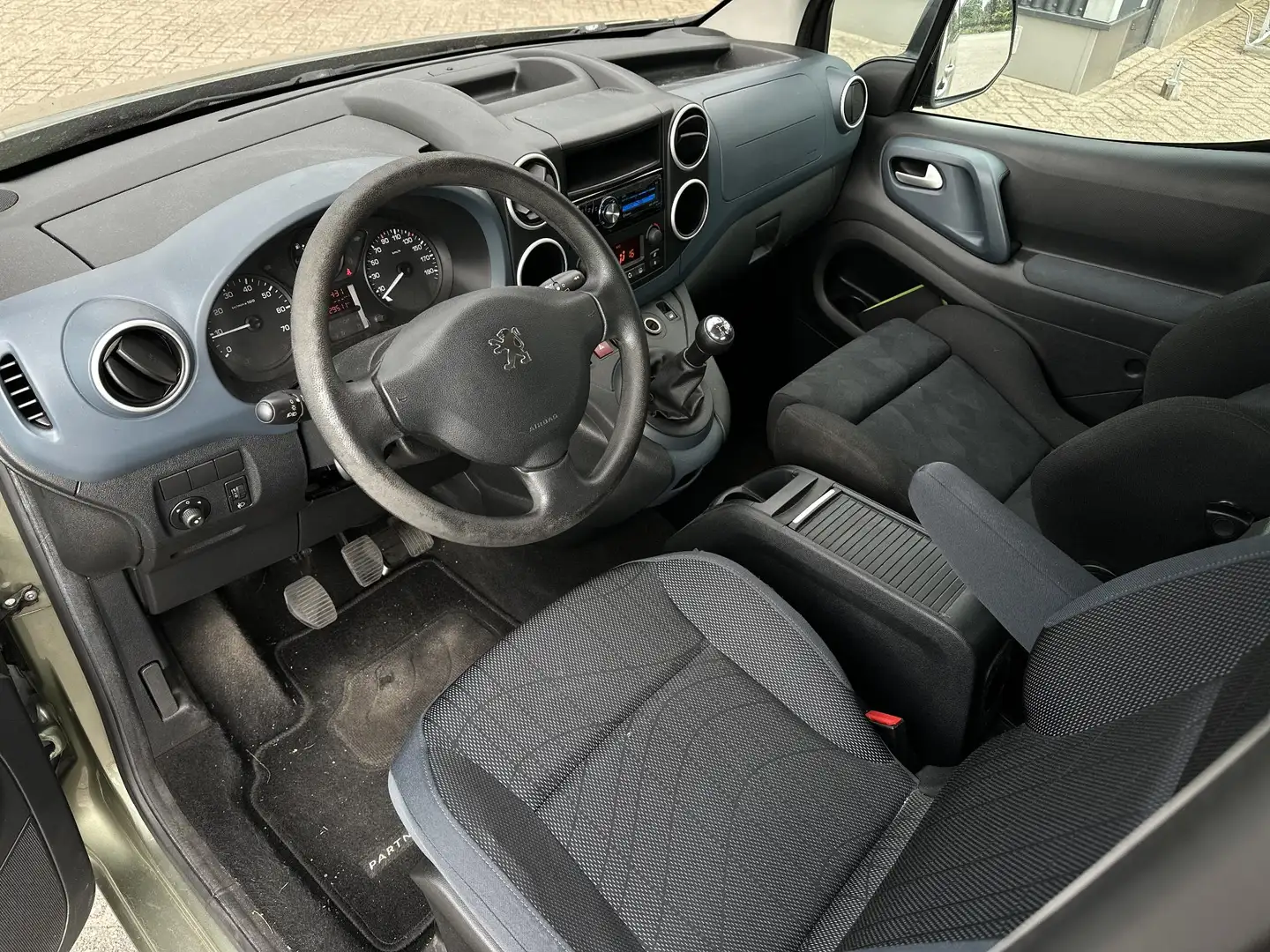 Peugeot Partner Tepee 1.6 XT 109pk | Draaistoel | Airco Verde - 2