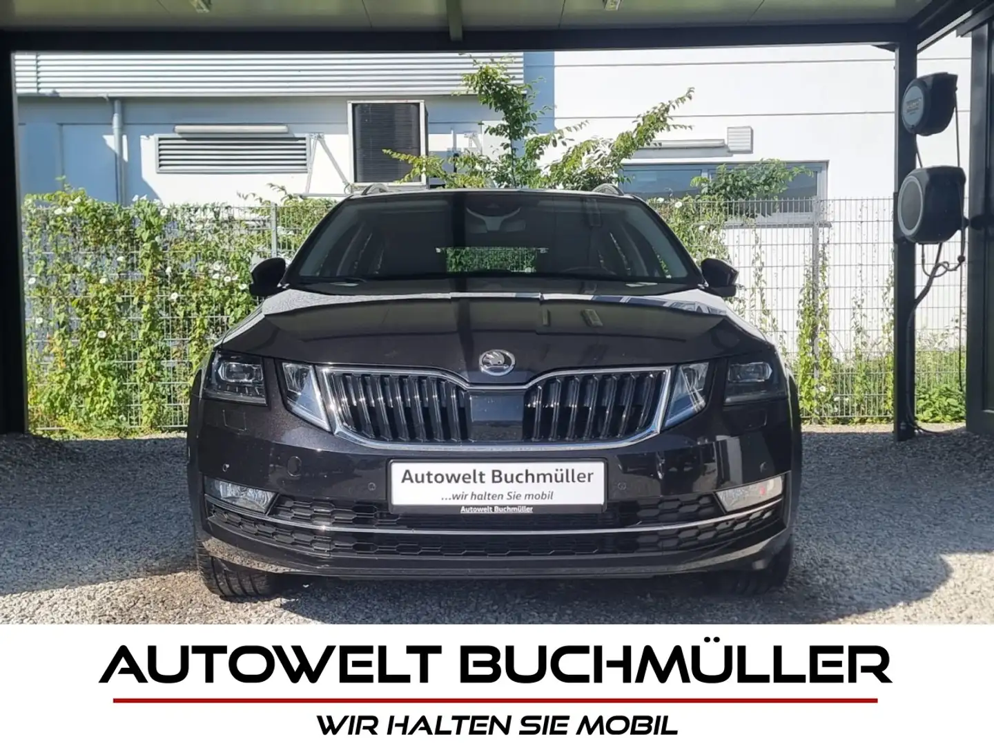Skoda Octavia 2.0 TDI DSG,LEDER,STANDH,AHK,LED,CANTON Klima Schwarz - 1