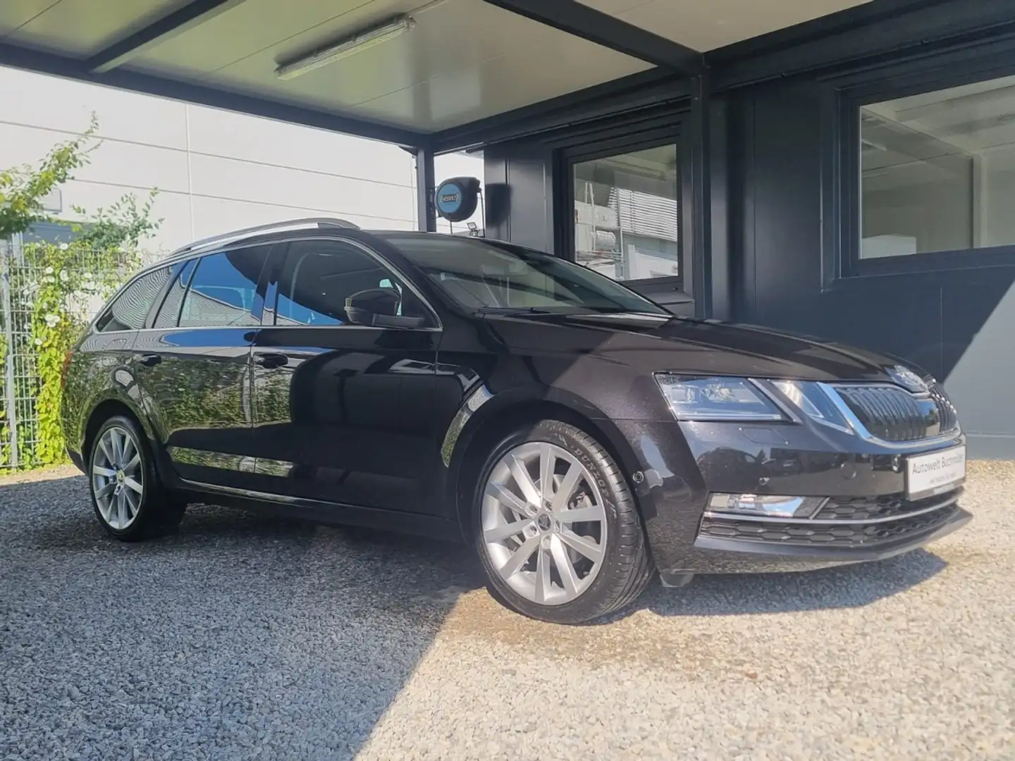 Skoda Octavia 2.0 TDI DSG,LEDER,STANDH,AHK,LED,CANTON Klima Schwarz - 2