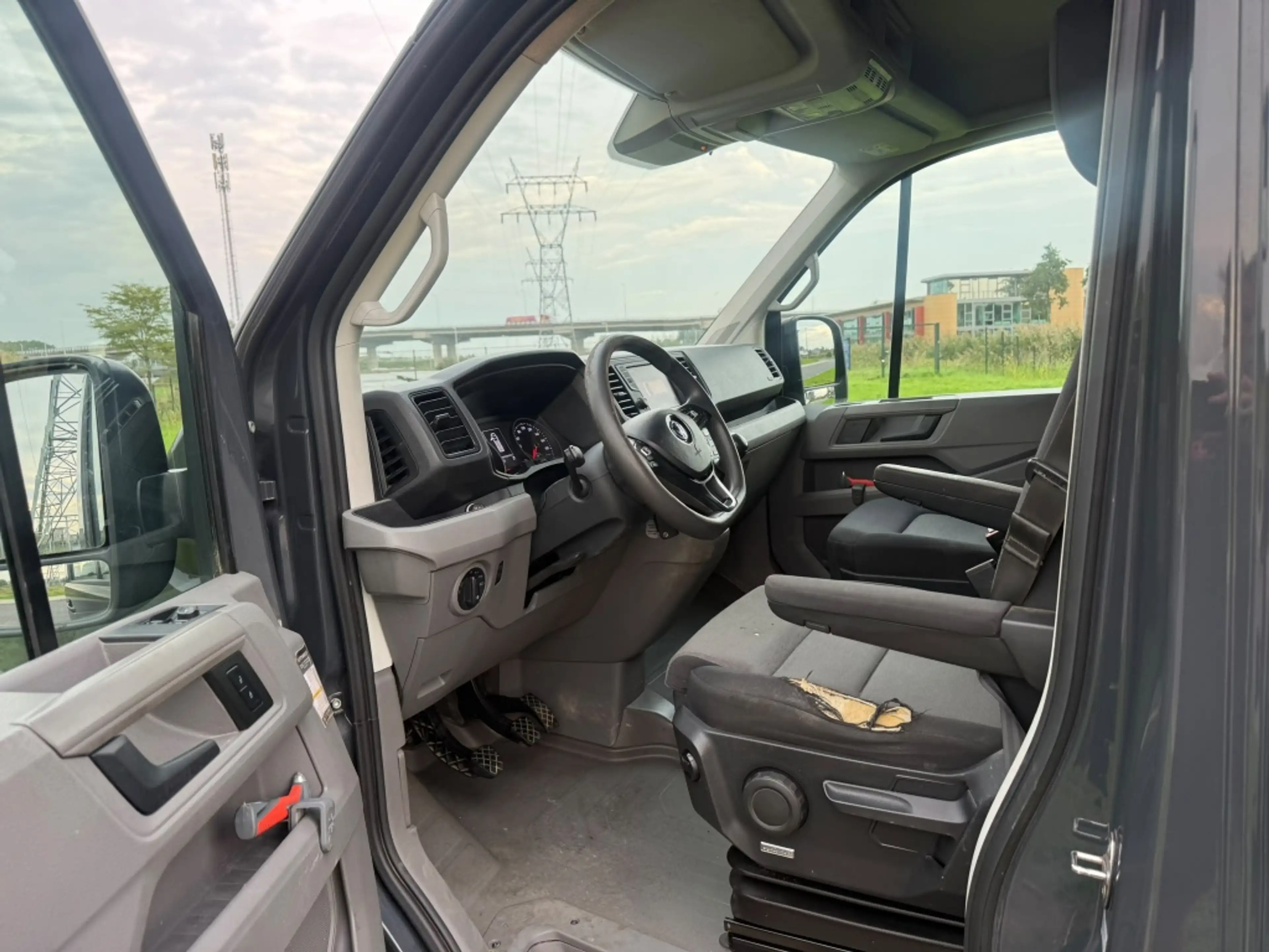 Volkswagen Crafter 35 2.0 TDI L3H3DCCo — photo 2