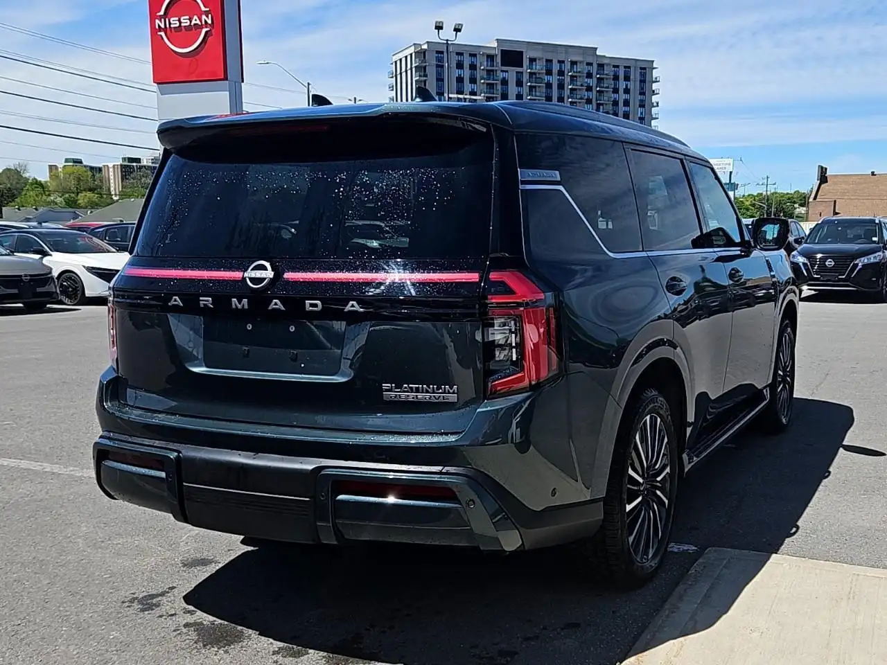 Nissan Armada снимка Nissan Armada