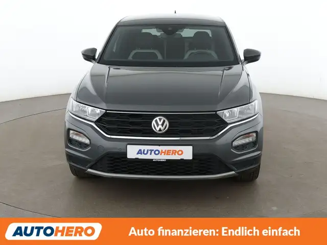 Volkswagen T-Roc view 9