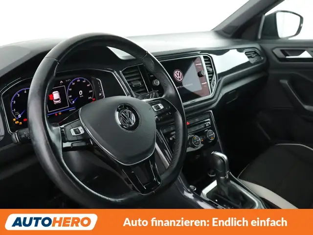 Volkswagen T-Roc view 11