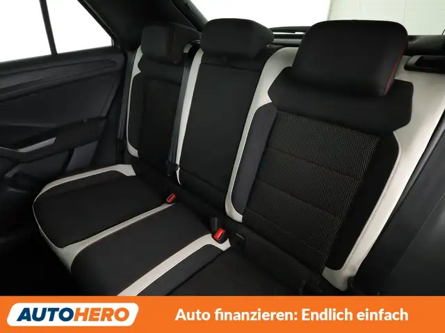 Volkswagen T-Roc view 14