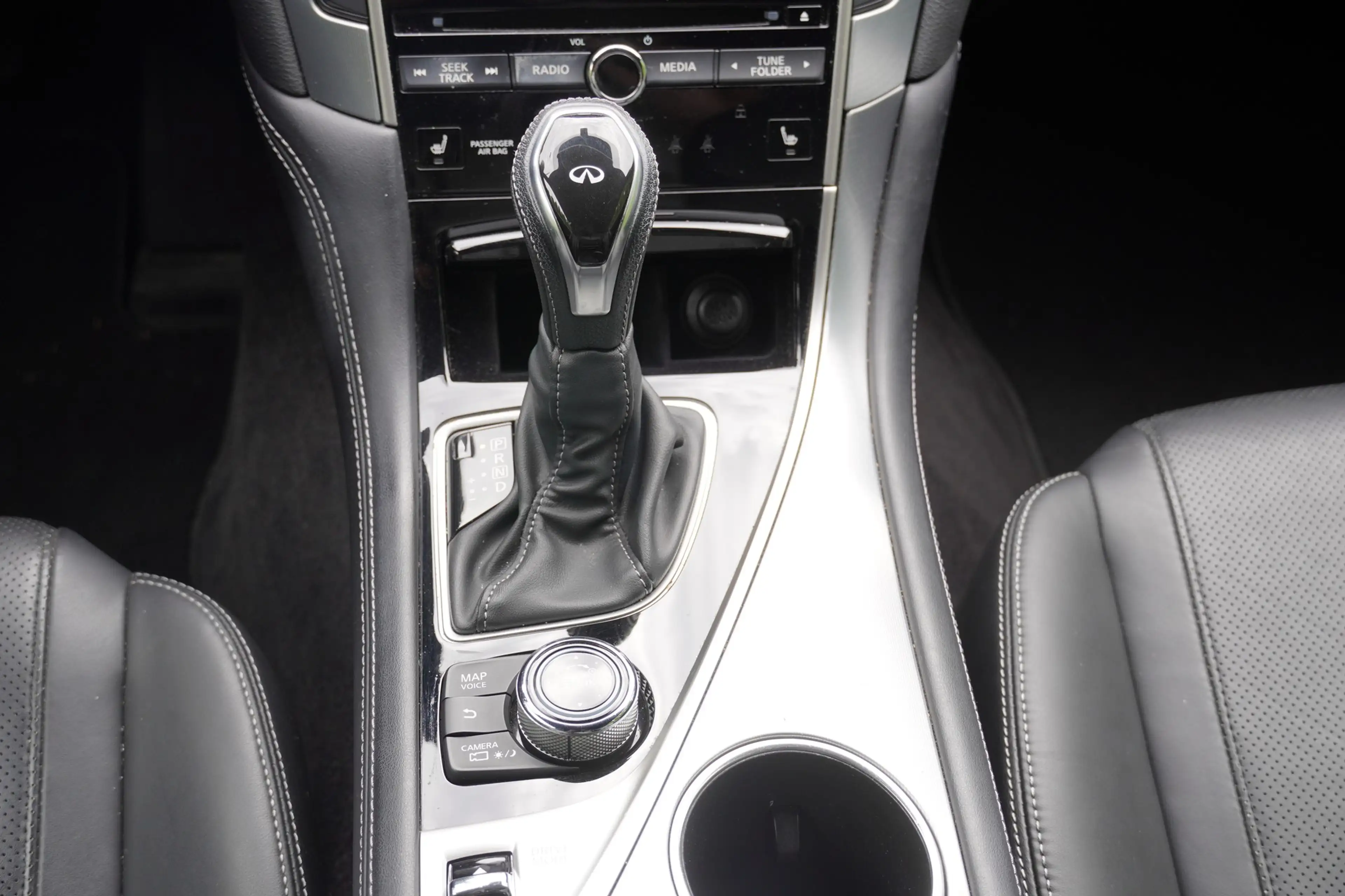 Infiniti Q60 Coupe 2.0 Aut. LED Navi 360° Sitzheizung DAB — photo 13