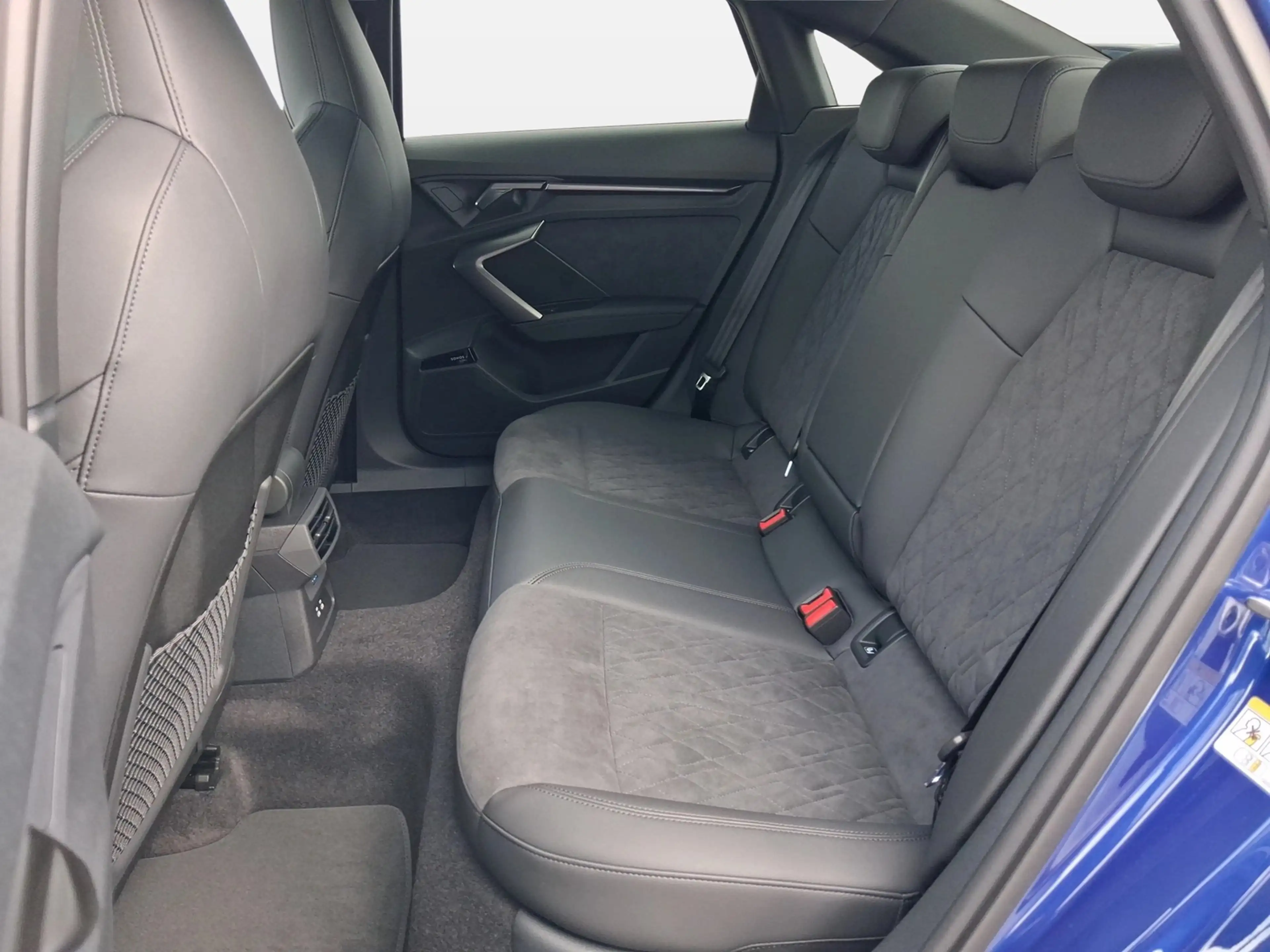 Audi RS3 RS 3 Limousine 2.5 294 kW TFSI quattro Pano — photo 9