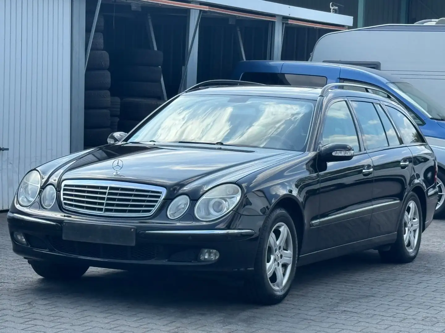 Mercedes-Benz E 280 T Elegance Automatik Xenon GSD Schwarz - 1