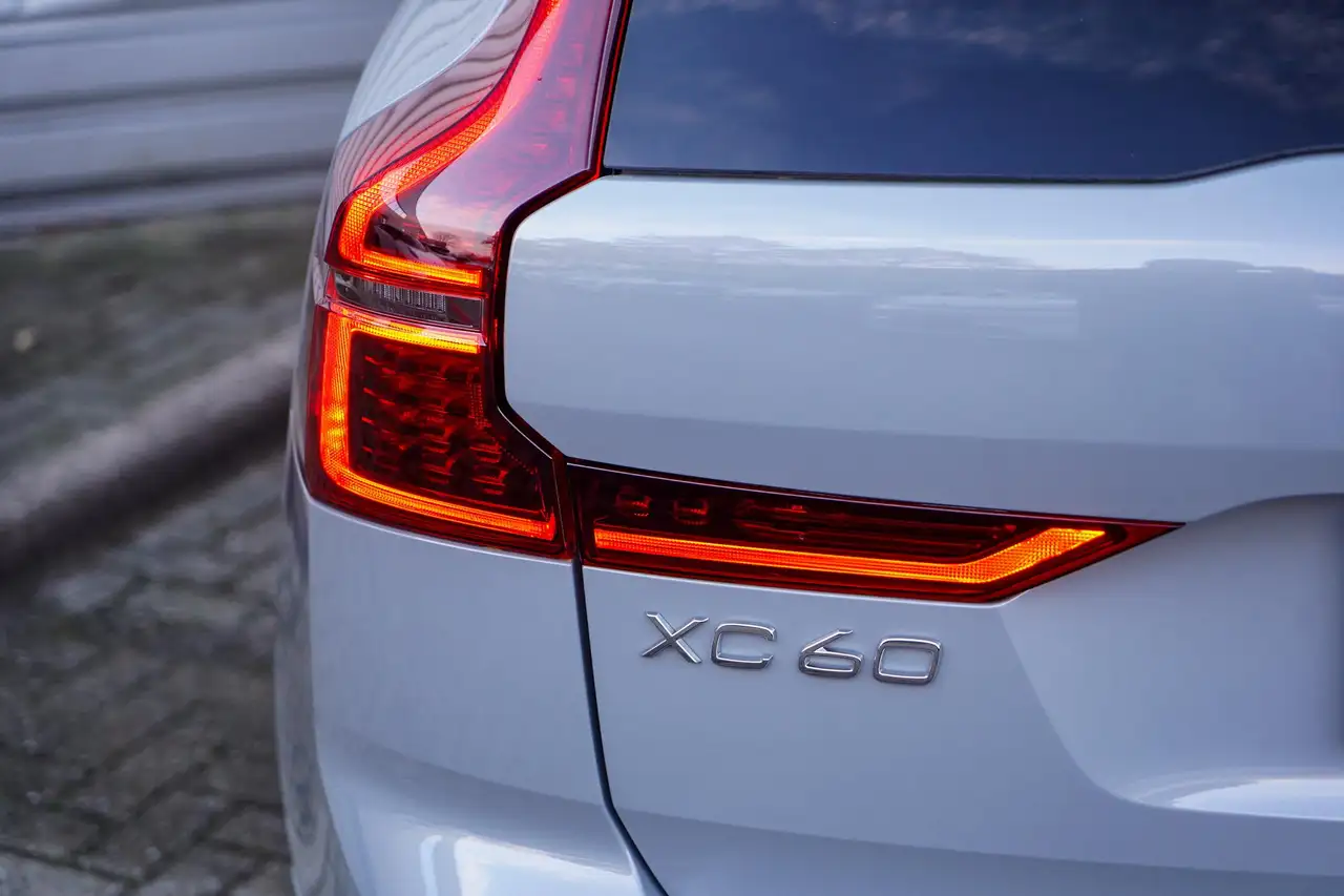 Volvo XC60 2026 — фото 8