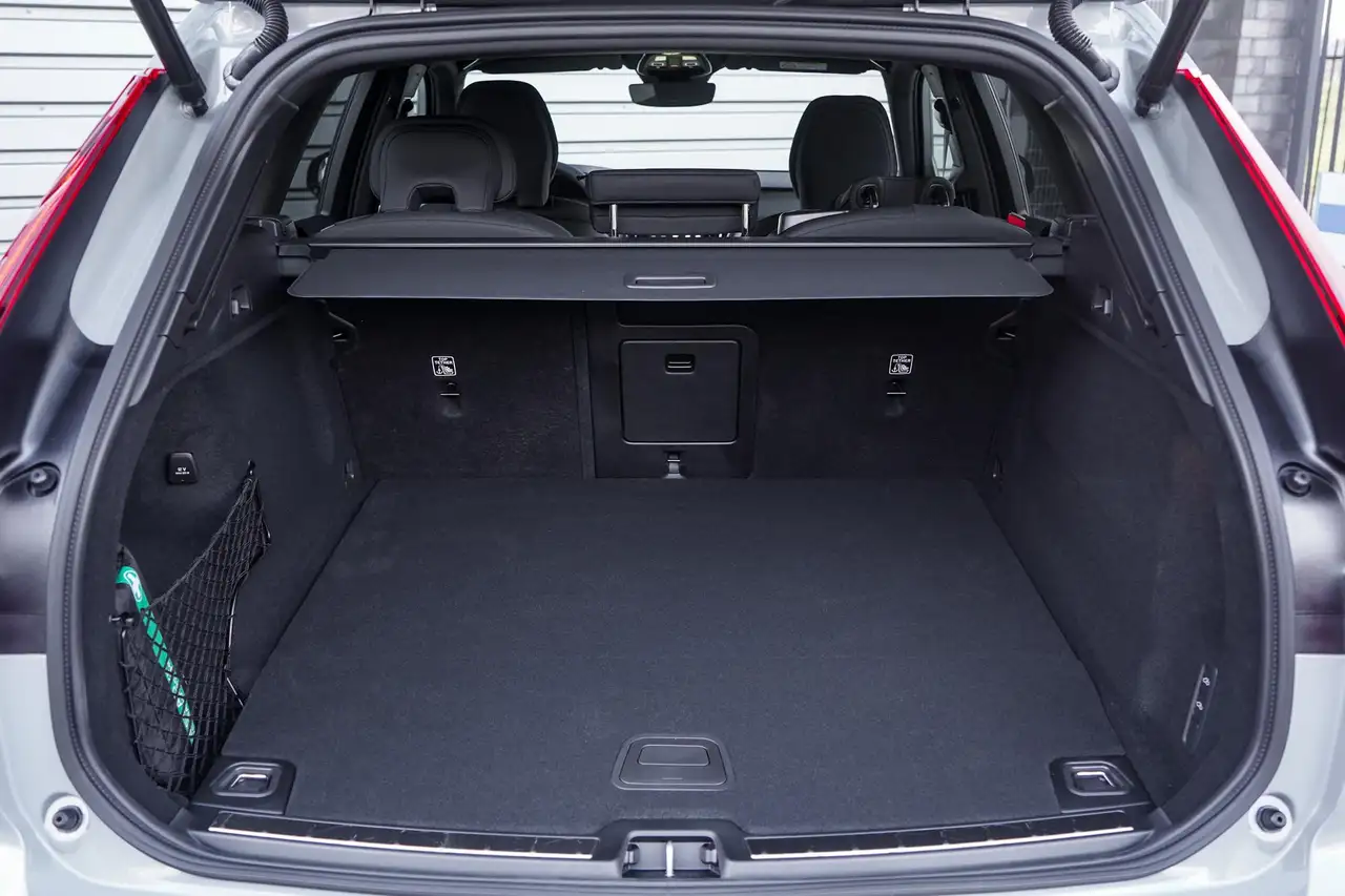 Volvo XC60 2026 — фото 10