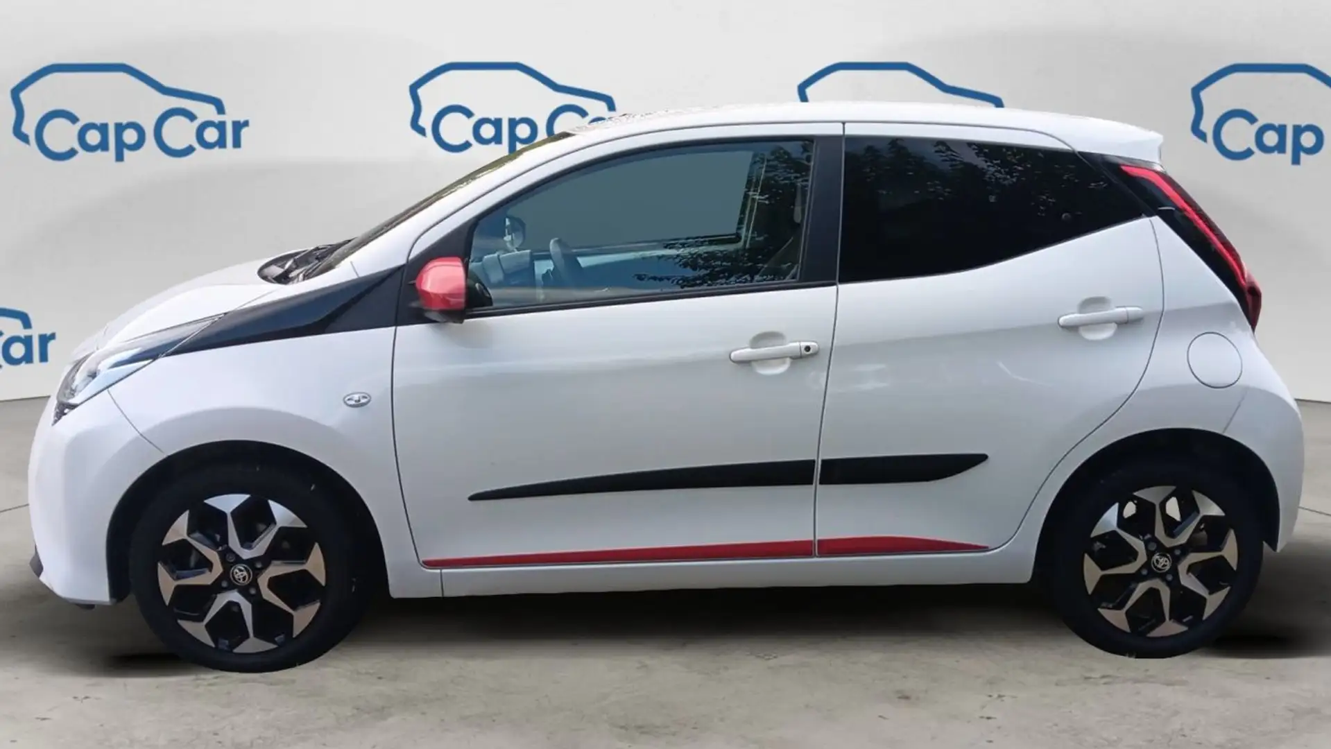 Toyota Aygo II 1.0 69 BVA X-Play Blanc - 2