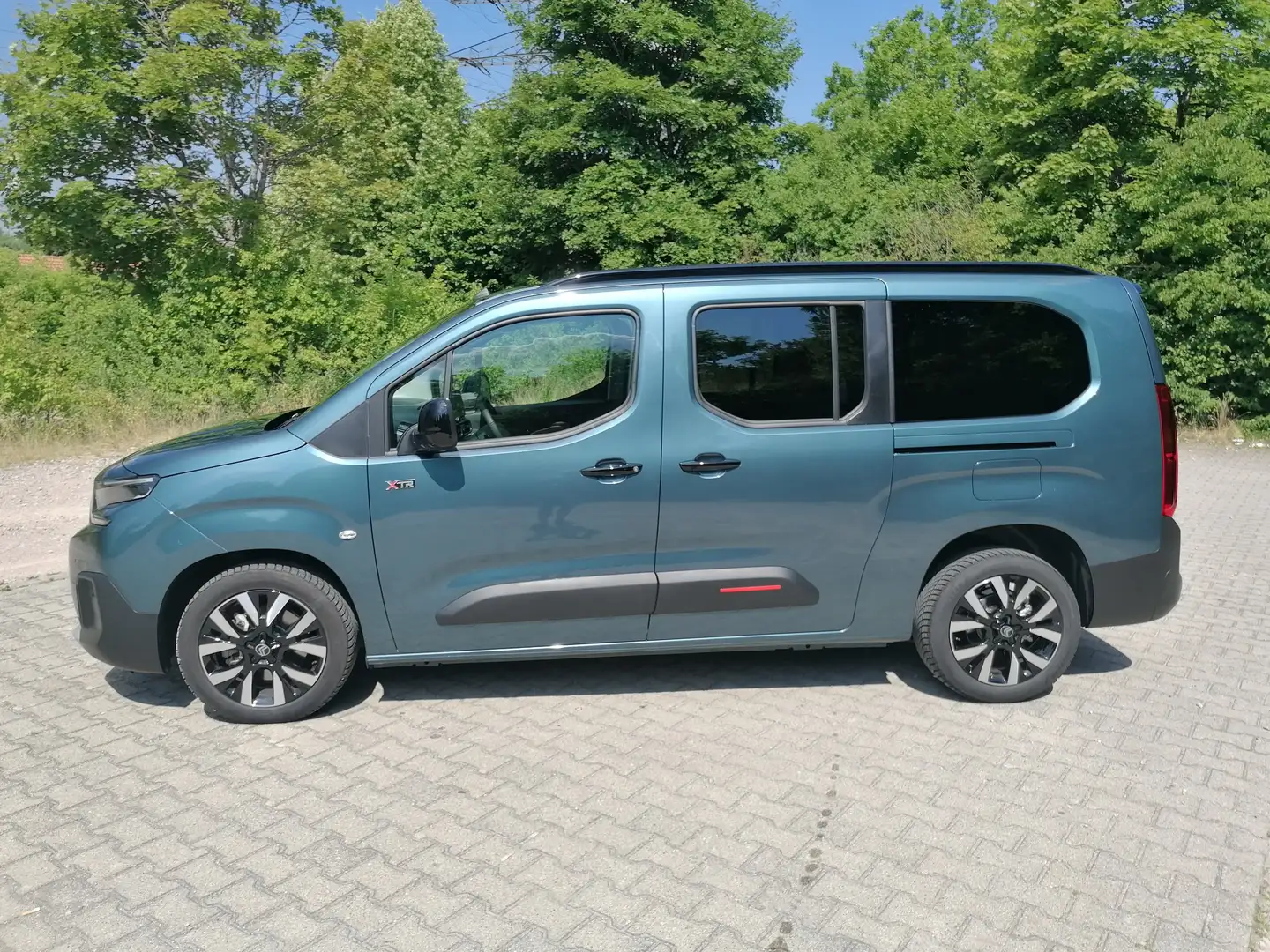 Citroen Berlingo Berlingo XL BlueHDi 130 EAT8 MAX Blau - 1