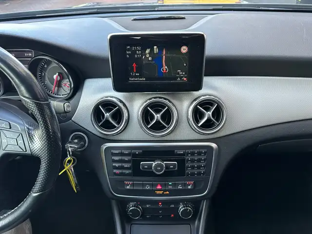 Mercedes-Benz Gla view 14