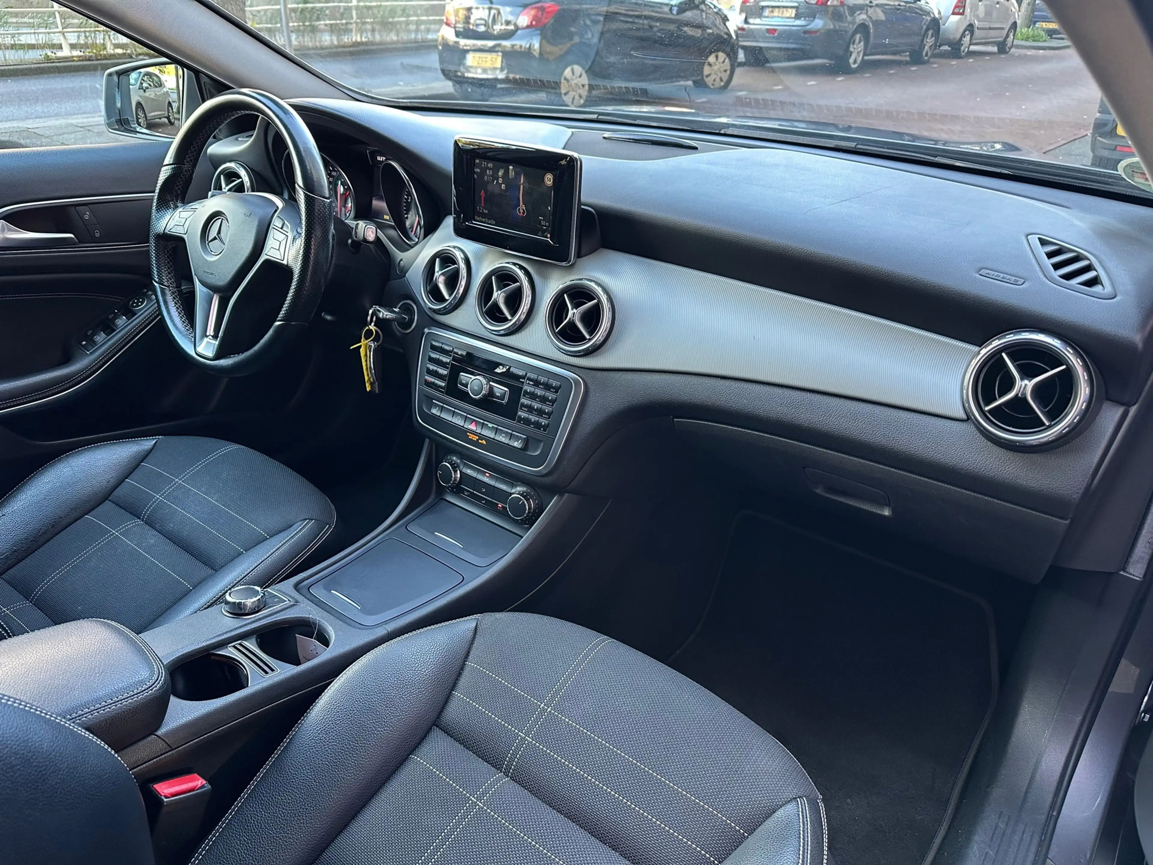 Mercedes-Benz GLA 200 Edition 1 Automaat Leer Navi Clima — photo 10