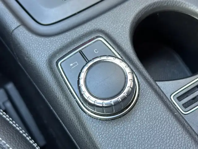 Mercedes-Benz Gla view 20