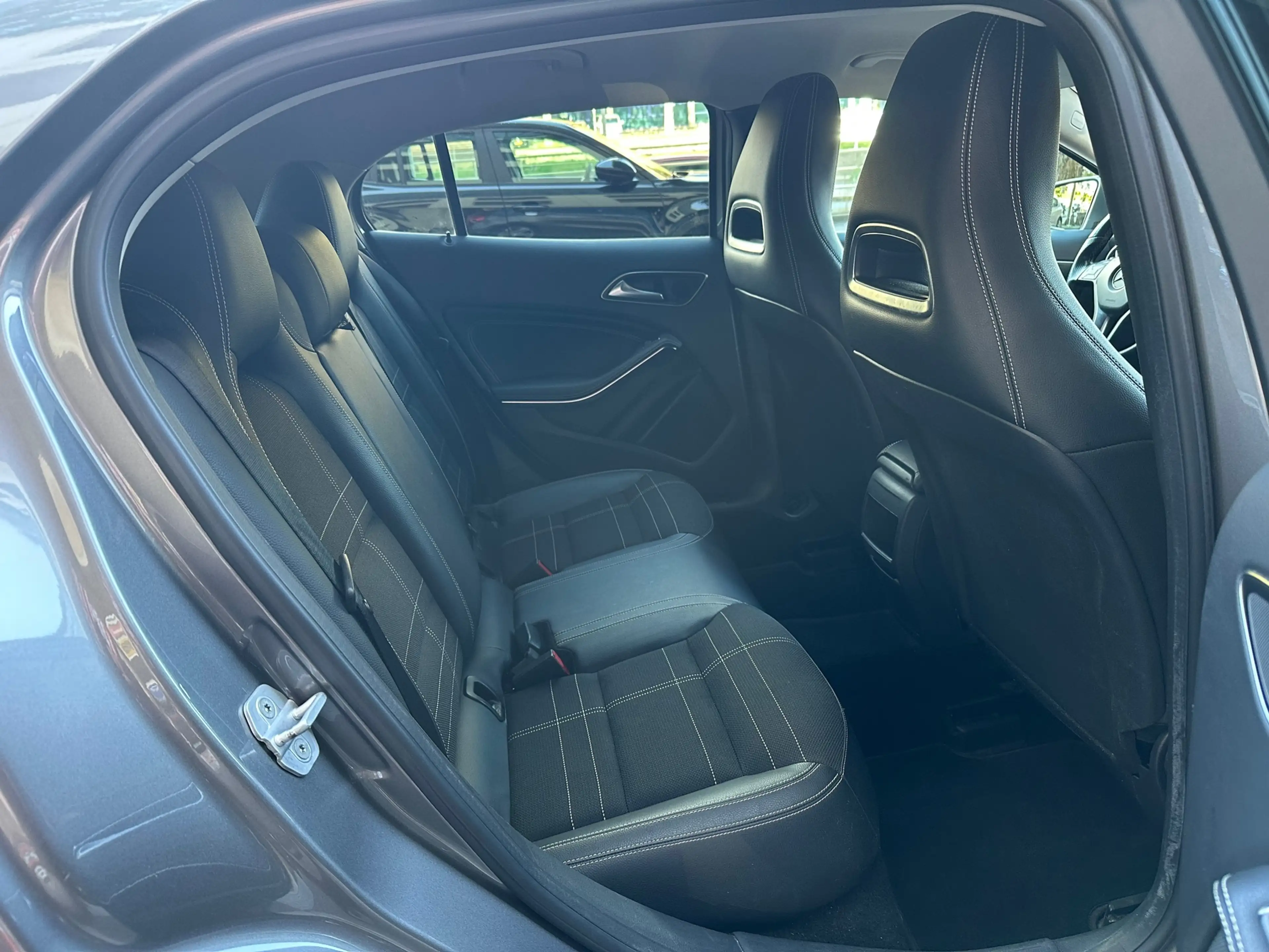 Mercedes-Benz GLA 200 Edition 1 Automaat Leer Navi Clima — photo 12