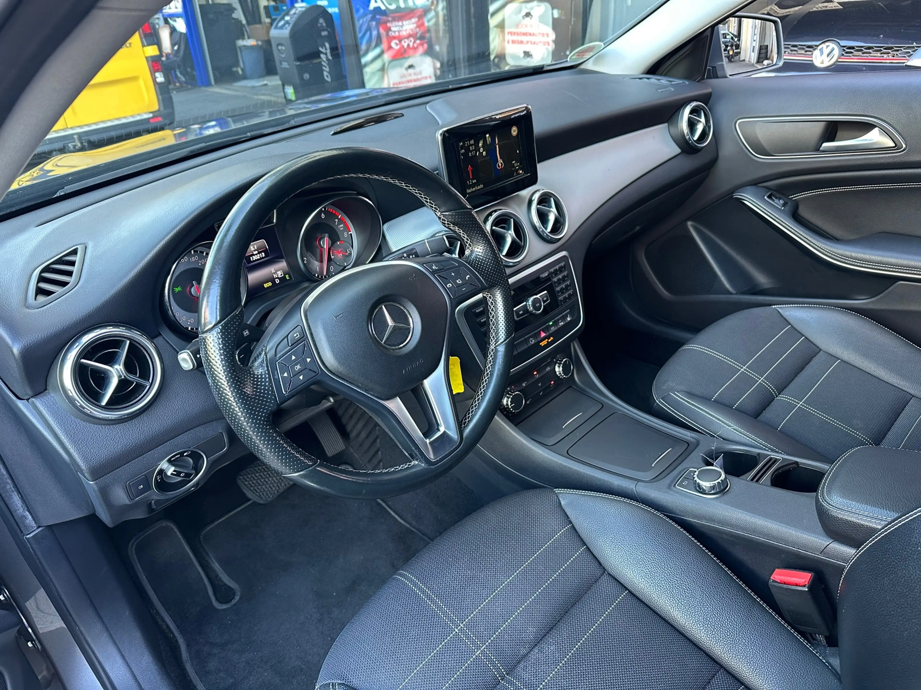 Mercedes-Benz GLA 200 Edition 1 Automaat Leer Navi Clima — photo 9