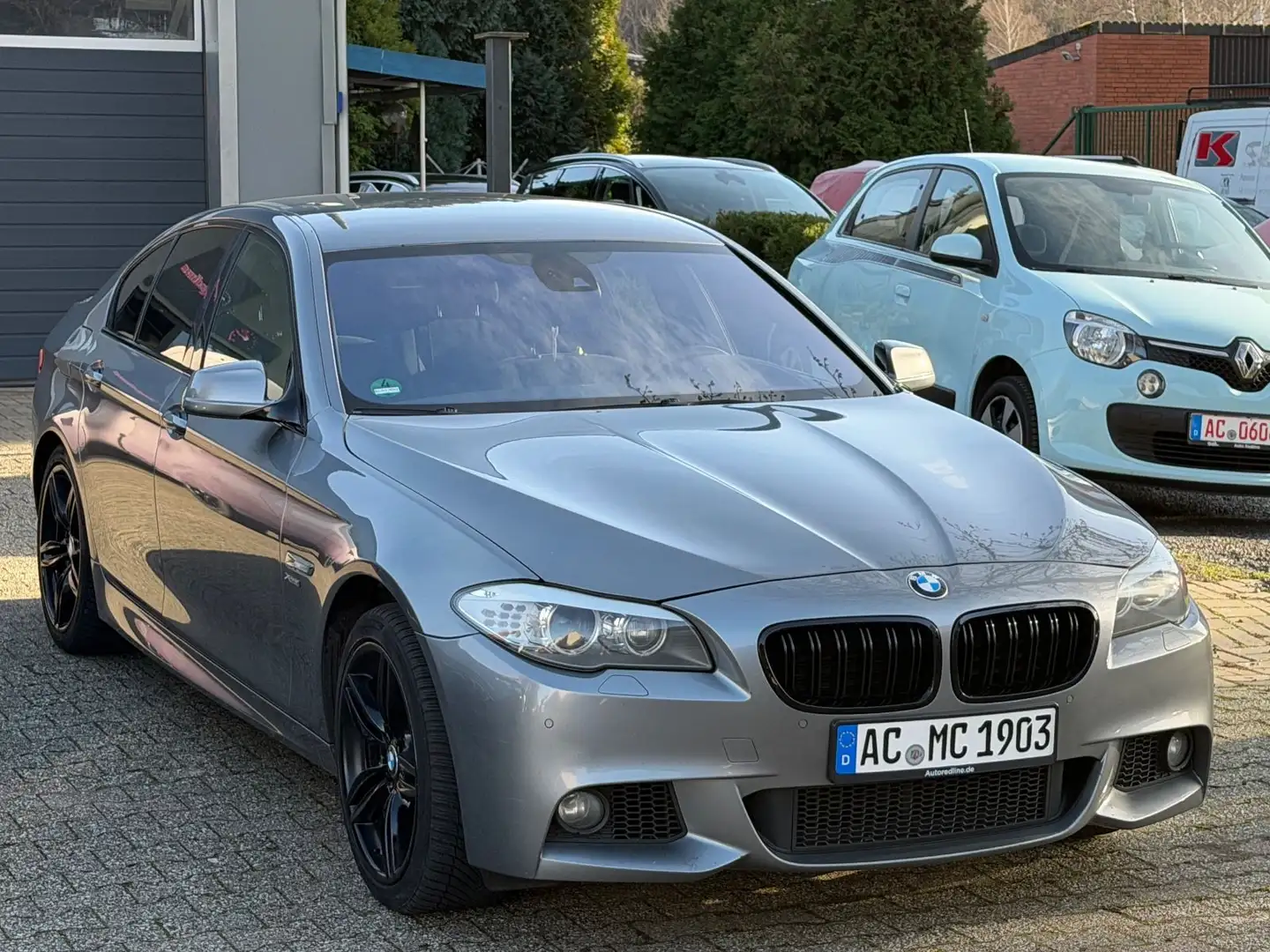 BMW 535 i xDrive /// M-Sport Paket /// Grau - 1