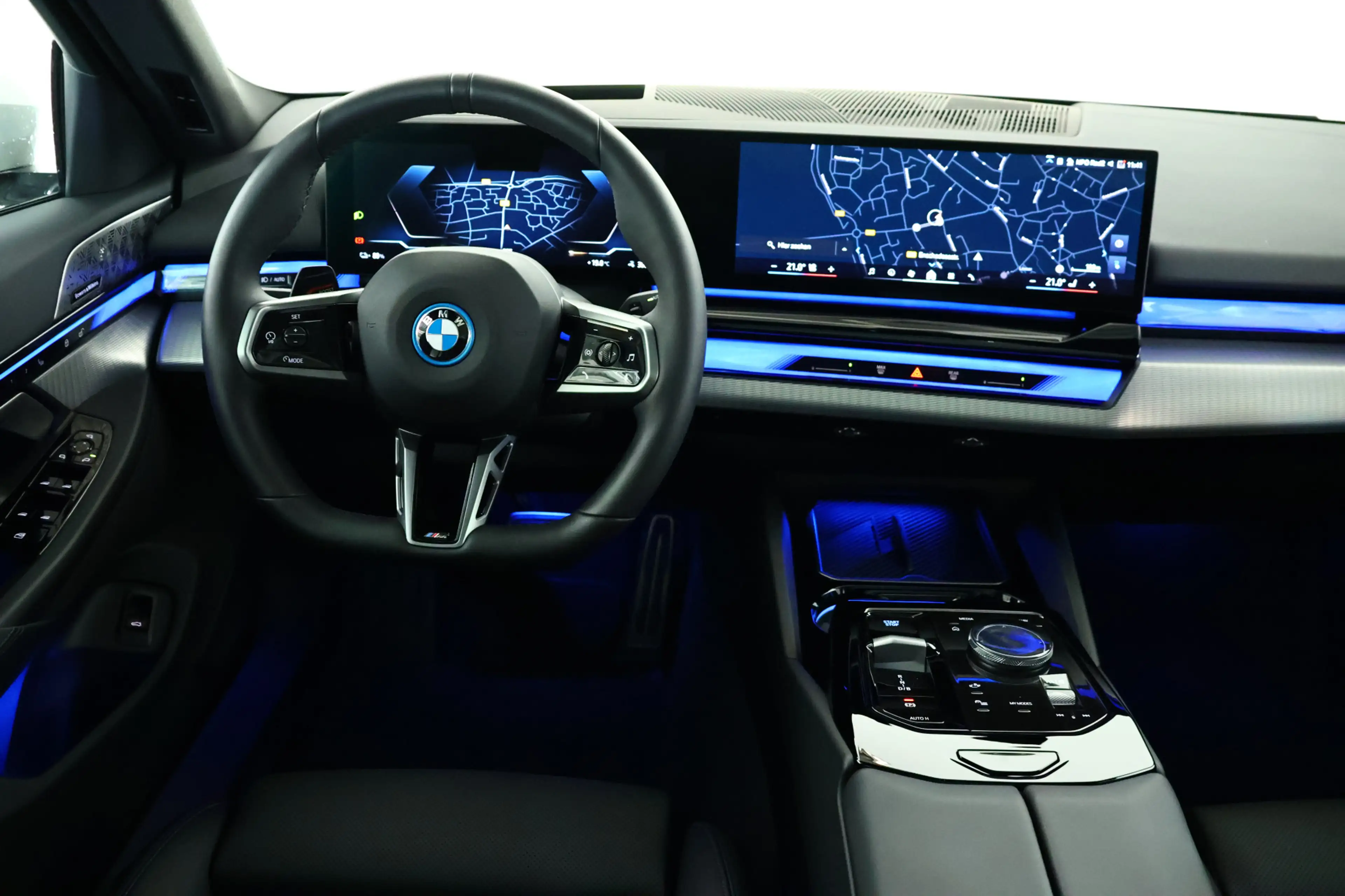 BMW i5 eDrive40 M Sport 84 kWh Panorama / HUD / ACC / Car — photo 15