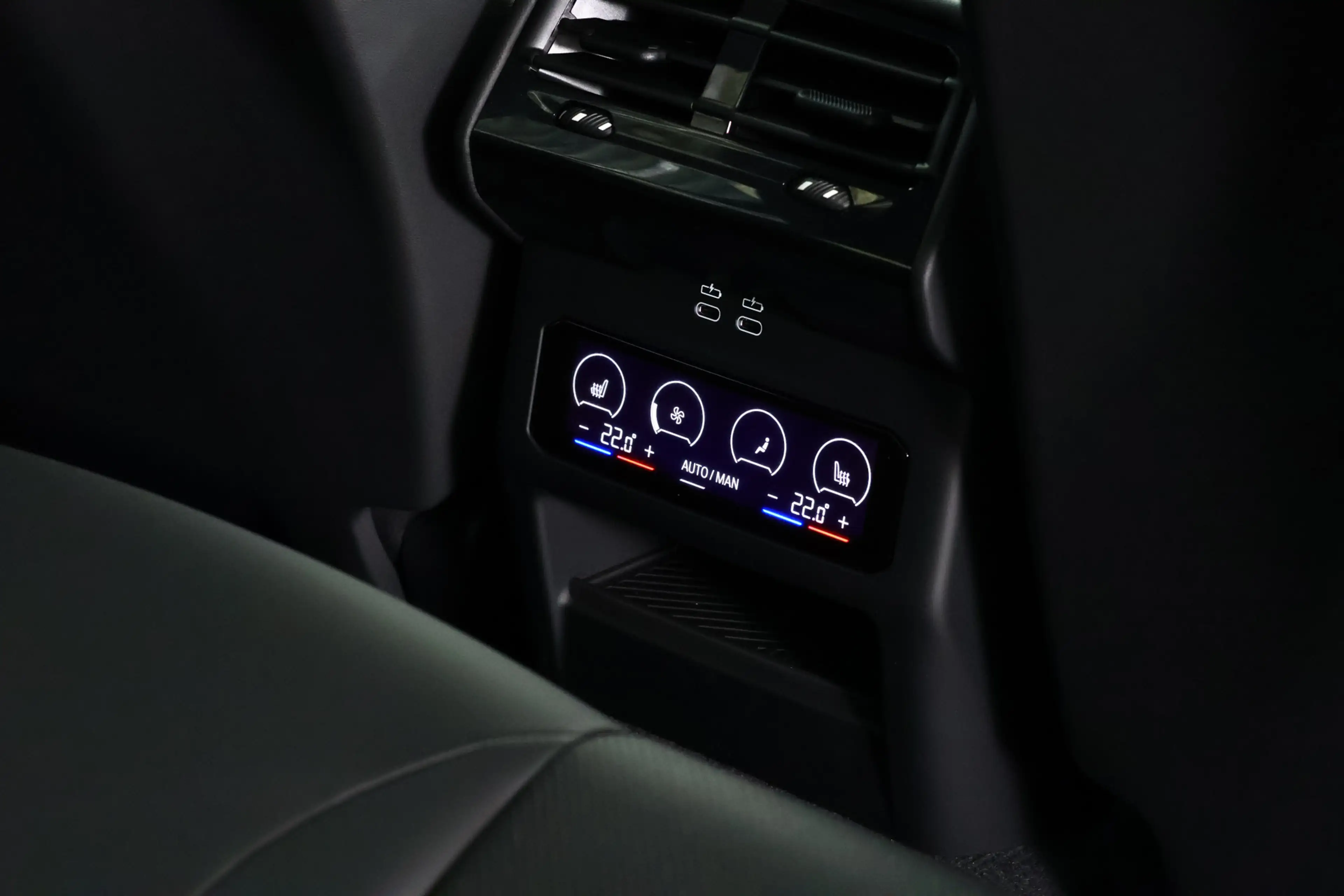 BMW i5 eDrive40 M Sport 84 kWh Panorama / HUD / ACC / Car — photo 18