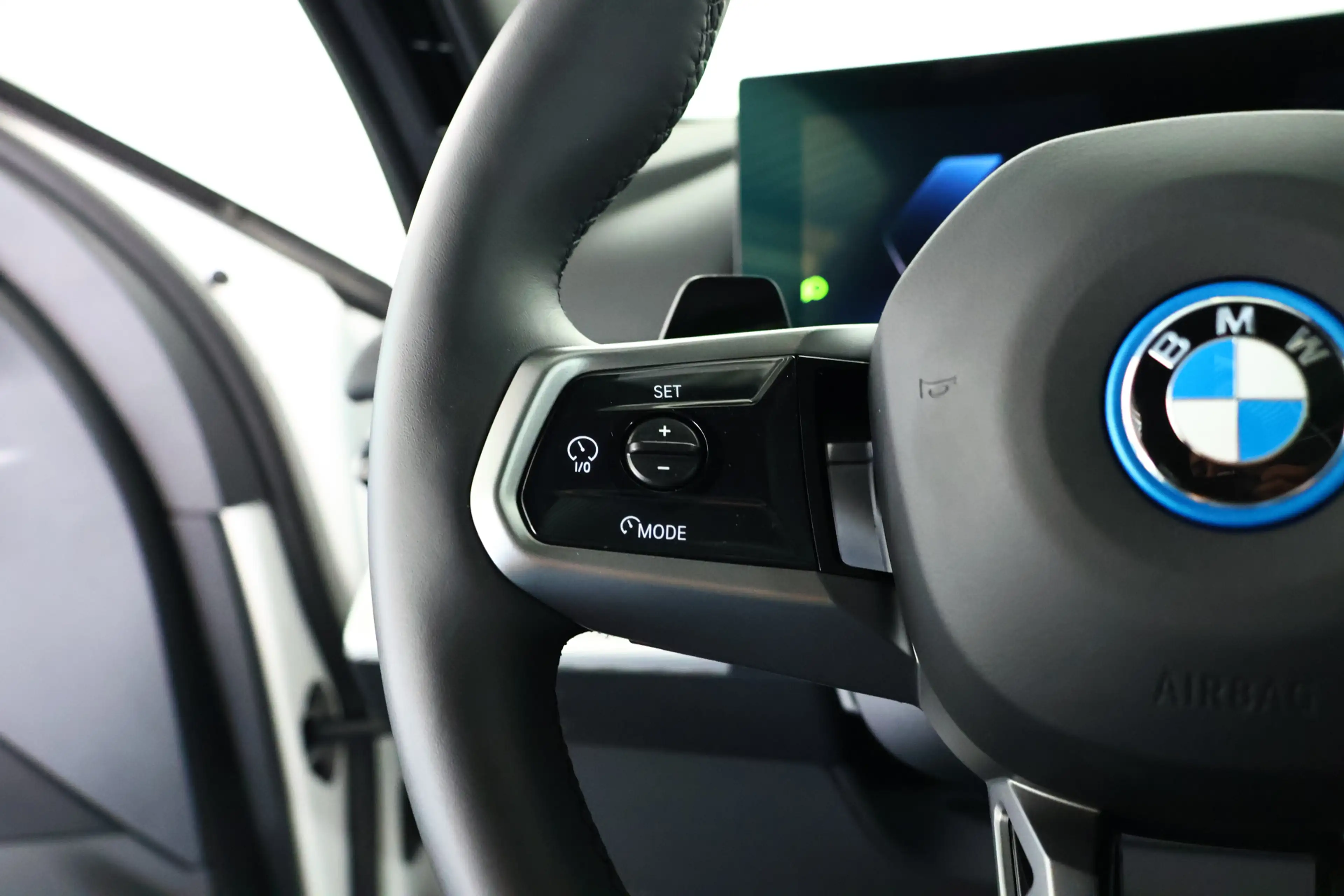 BMW i5 eDrive40 M Sport 84 kWh Panorama / HUD / ACC / Car — photo 22