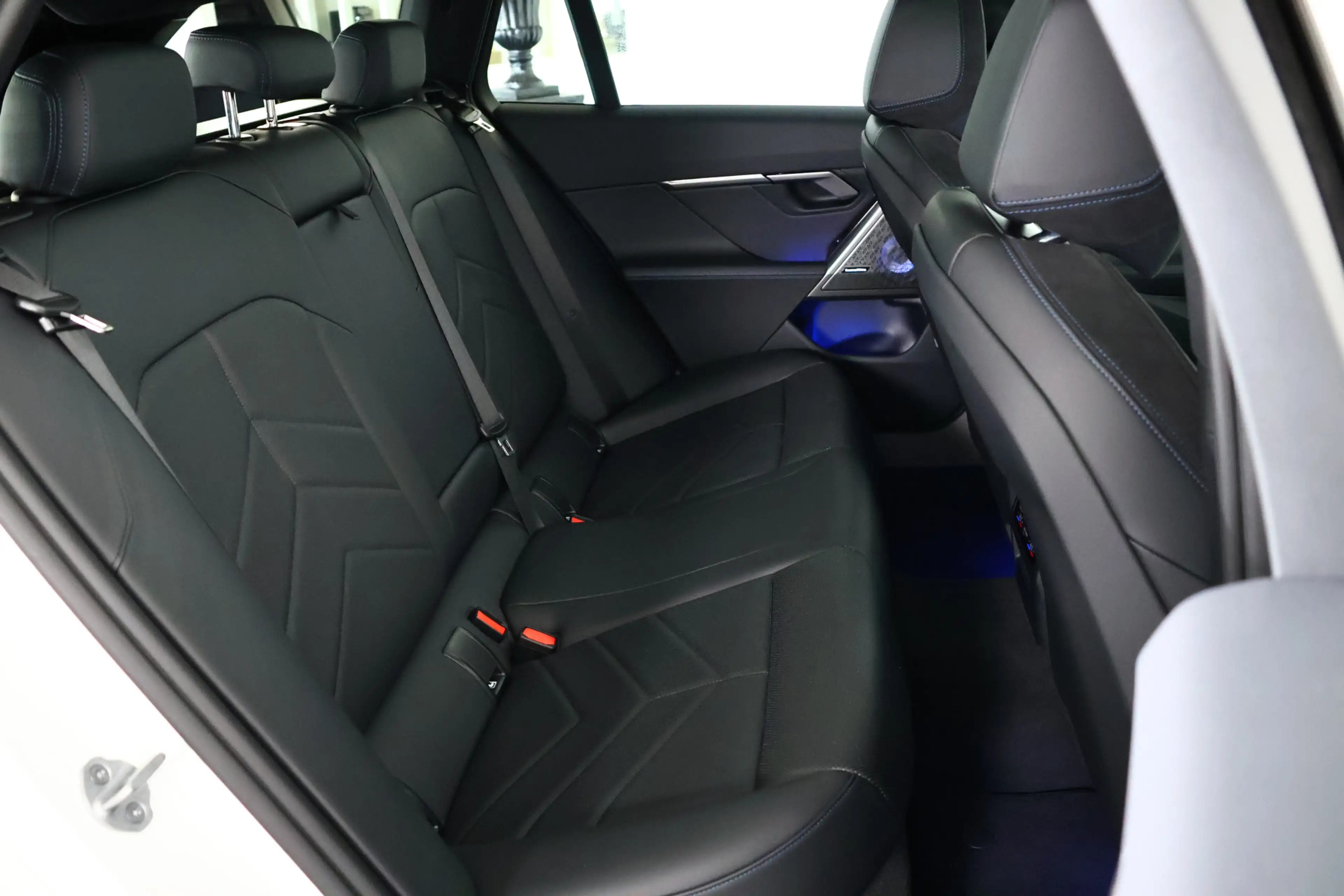BMW i5 eDrive40 M Sport 84 kWh Panorama / HUD / ACC / Car — photo 14