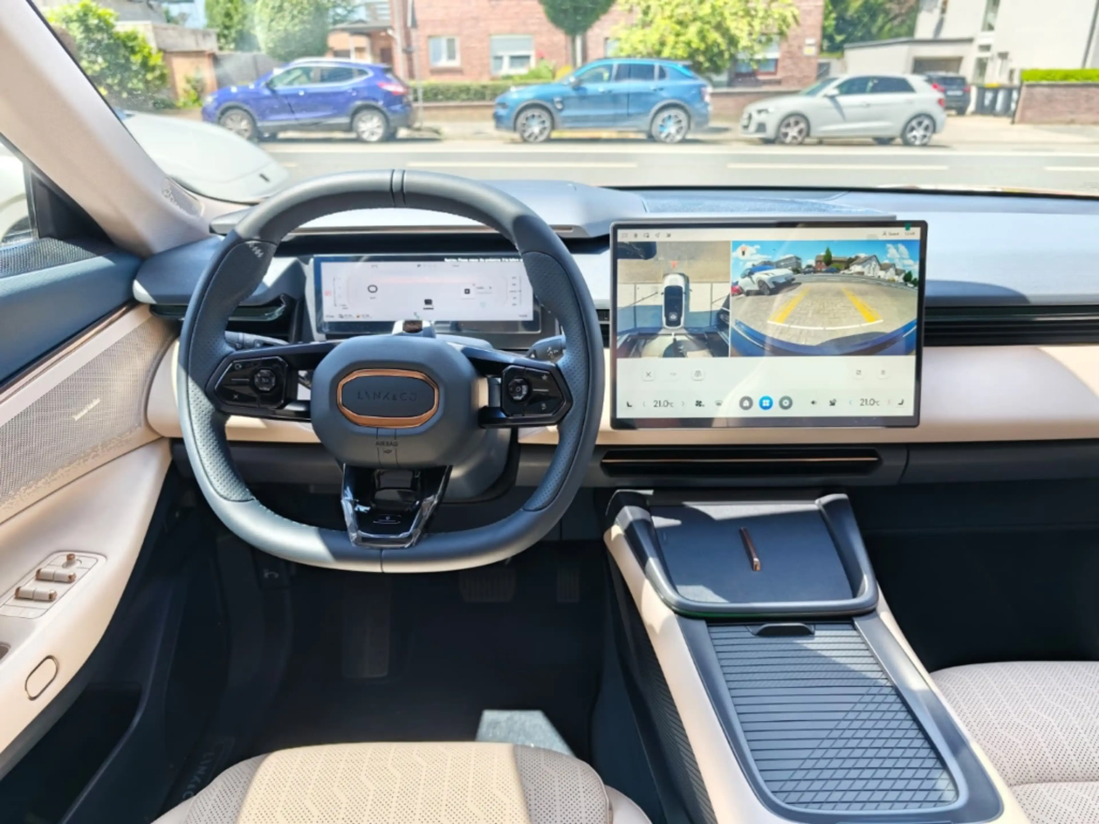 Lynk & Co 08 More 1.5 PHEV 360 Kamera Pano Massagesitze HarmanK — photo 13