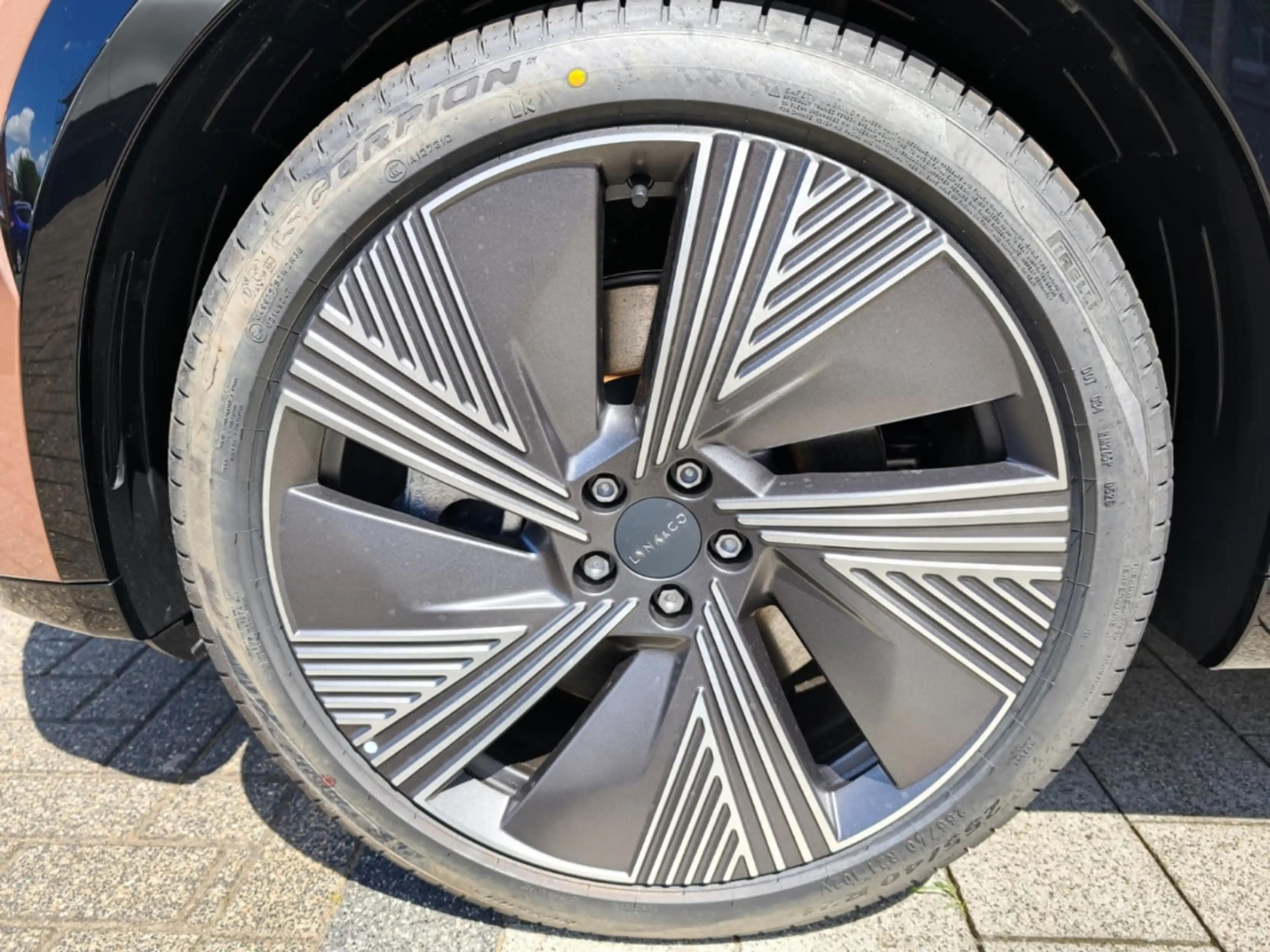 Lynk & Co 08 More 1.5 PHEV 360 Kamera Pano Massagesitze HarmanK — photo 5