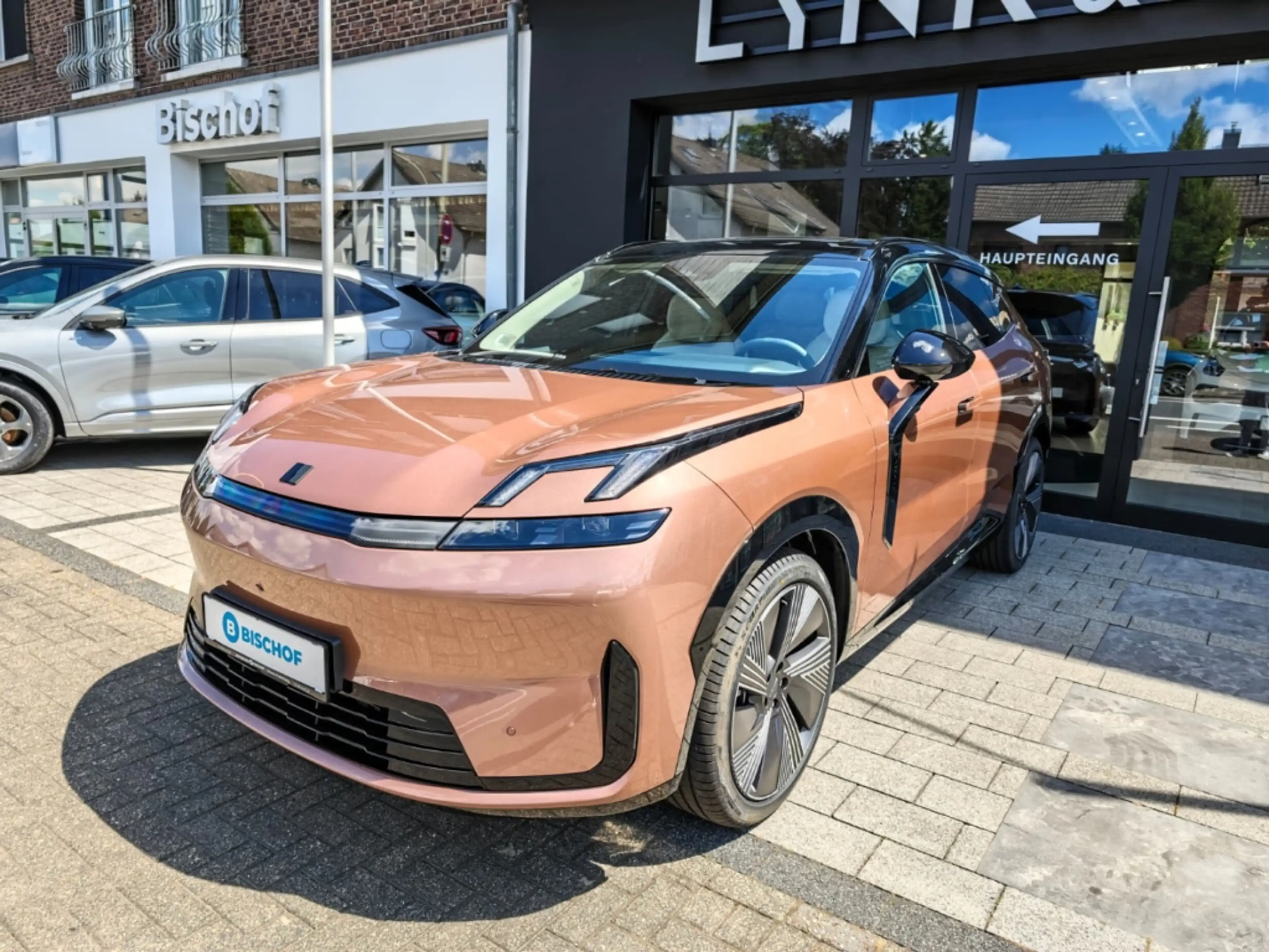 Lynk & Co 08 More 1.5 PHEV 360 Kamera Pano Massagesitze HarmanK — photo 4