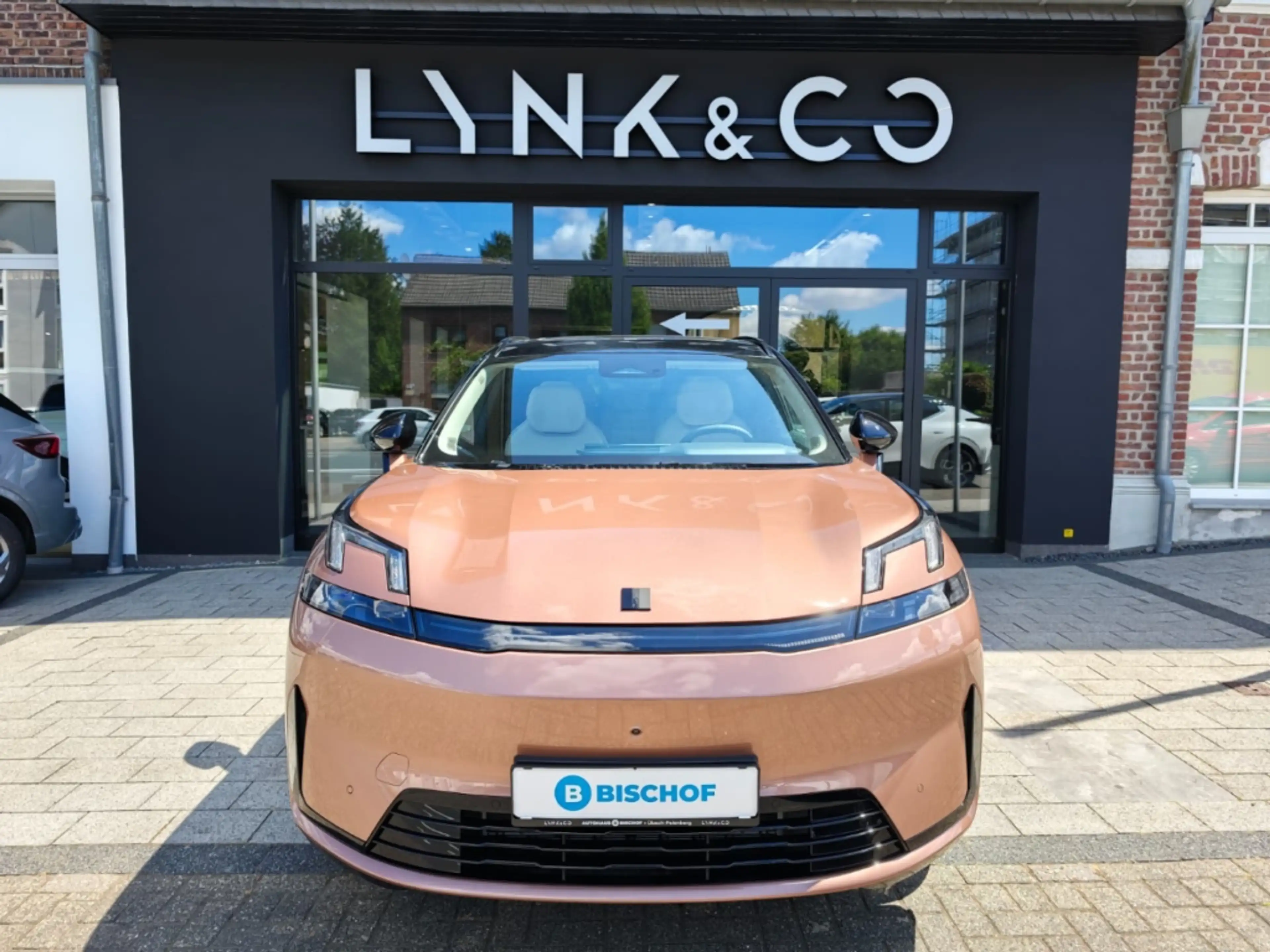 Lynk & Co 08 More 1.5 PHEV 360 Kamera Pano Massagesitze HarmanK — photo 3