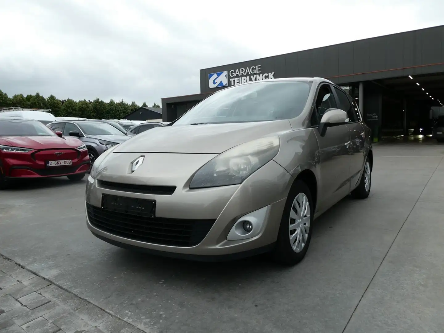 Renault Scenic Business 1.6 i benzine 110pk '10 161000km (90593) Gris - 2