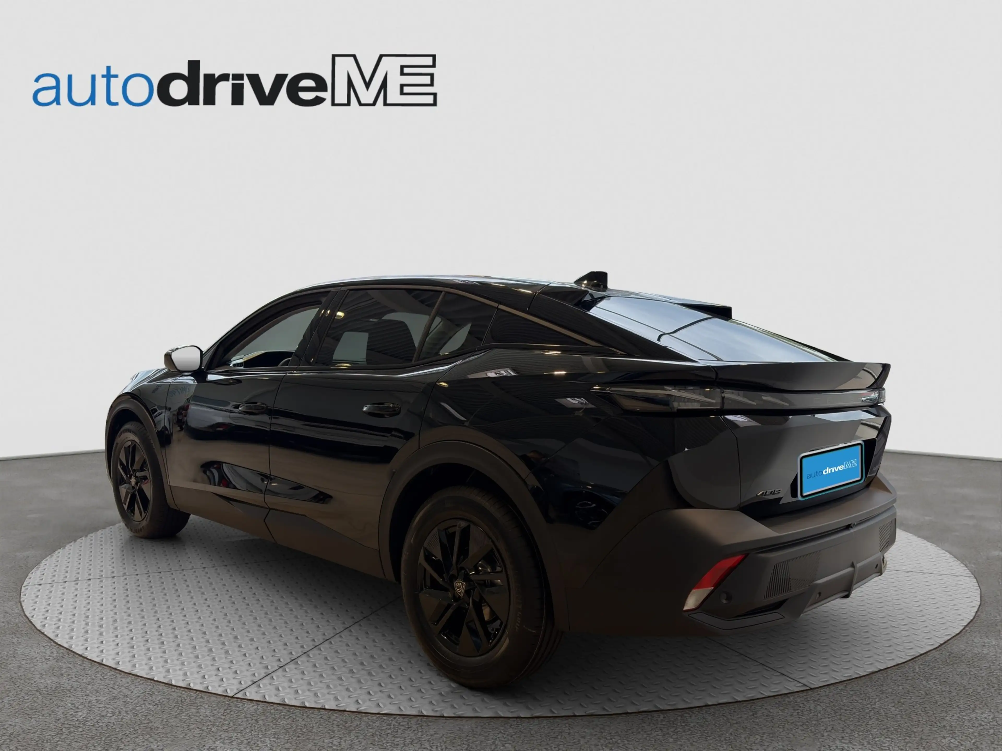 Peugeot 408 Hybrid 145 Allure — photo 3