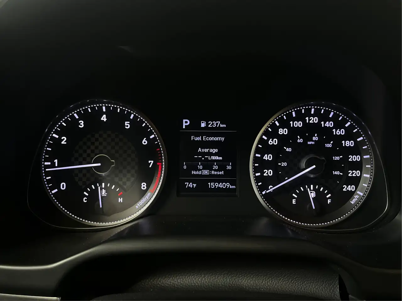 Hyundai ELANTRA photo Hyundai ELANTRA