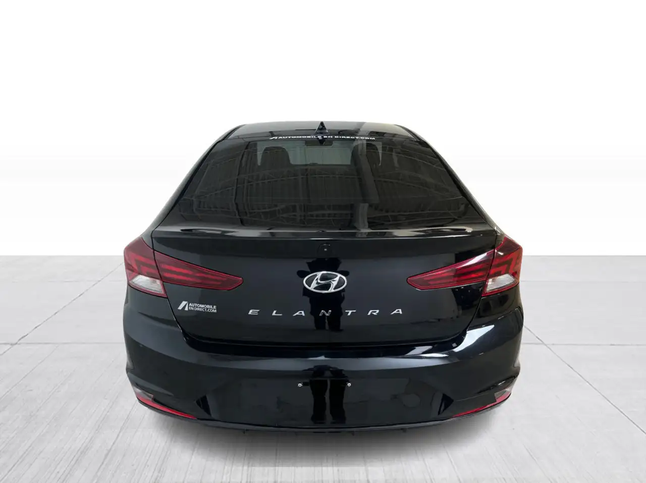 Hyundai ELANTRA photo Hyundai ELANTRA