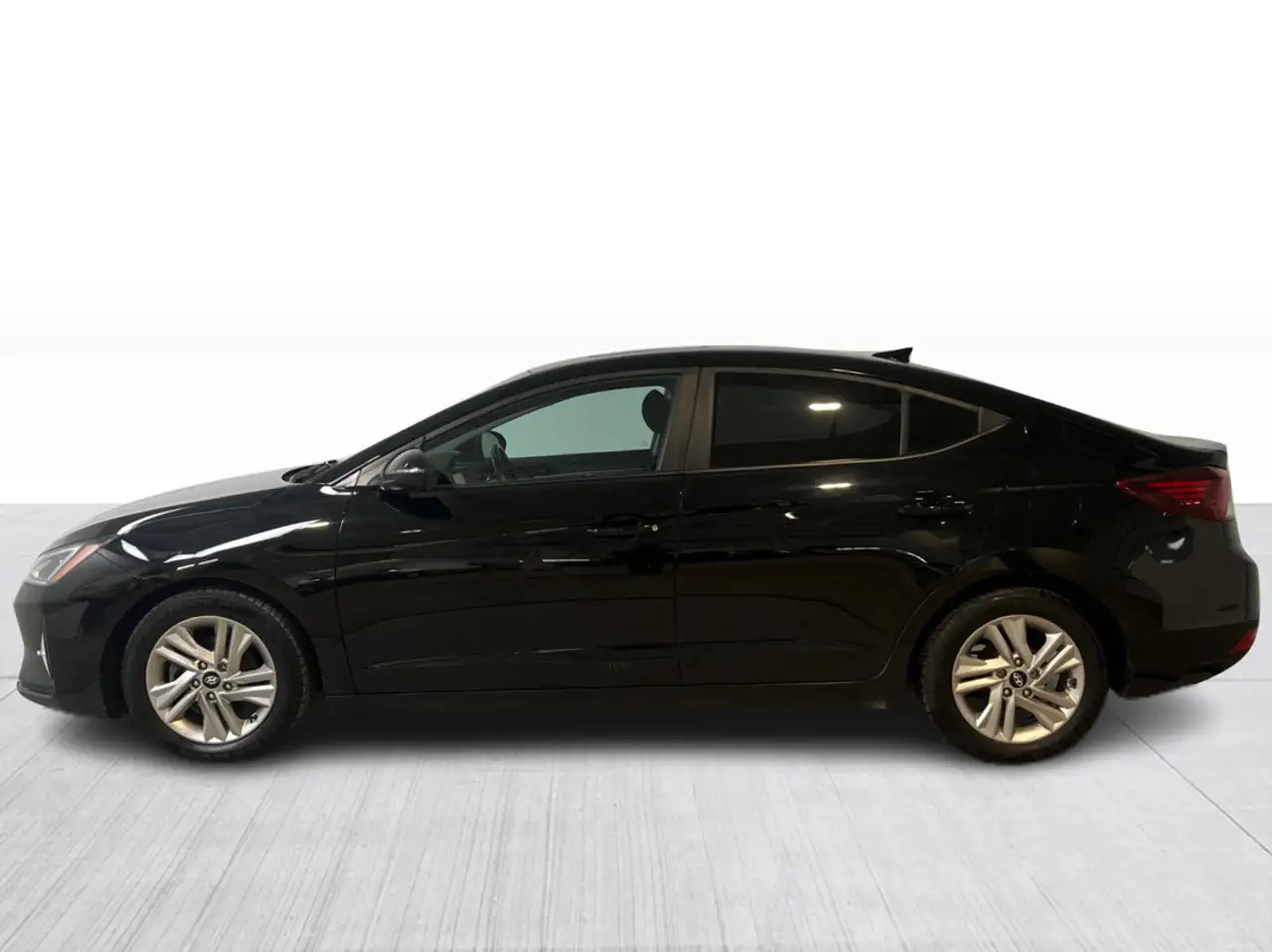 Hyundai ELANTRA photo Hyundai ELANTRA