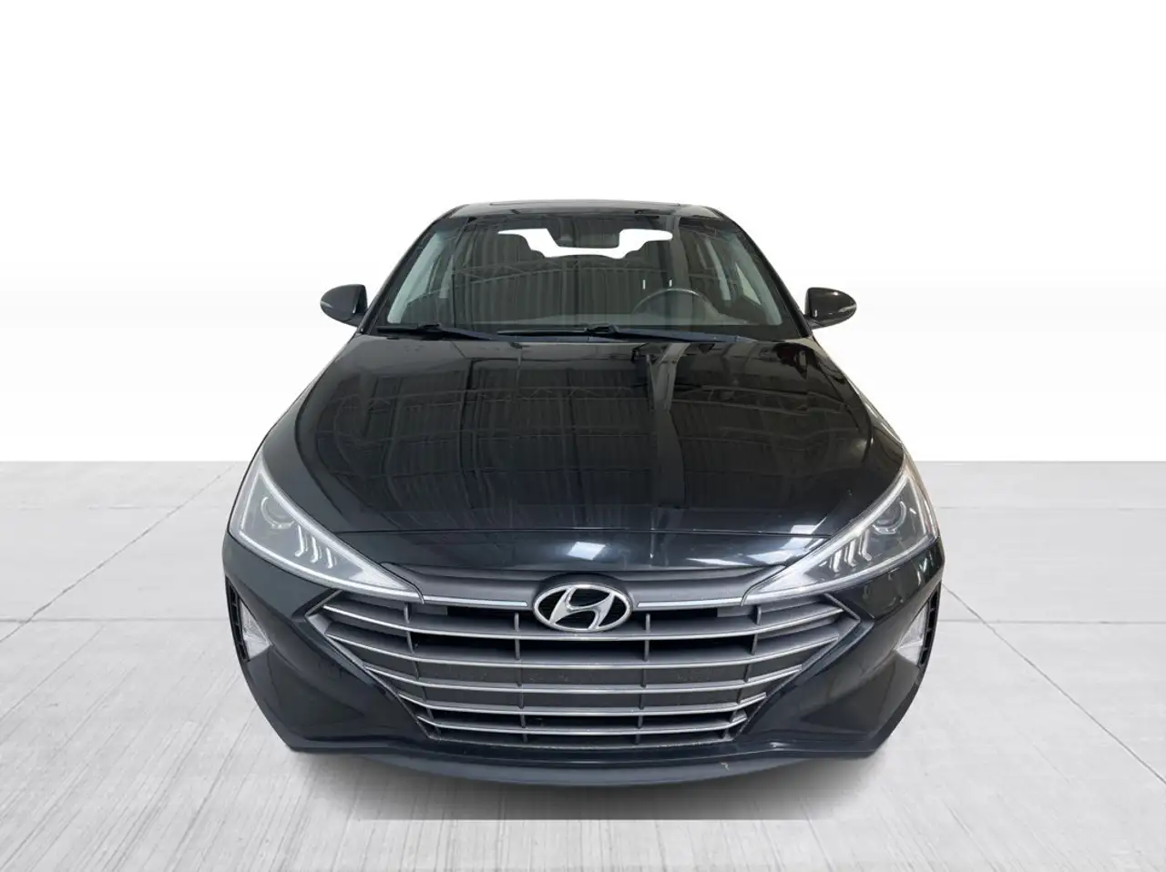 Hyundai ELANTRA photo Hyundai ELANTRA