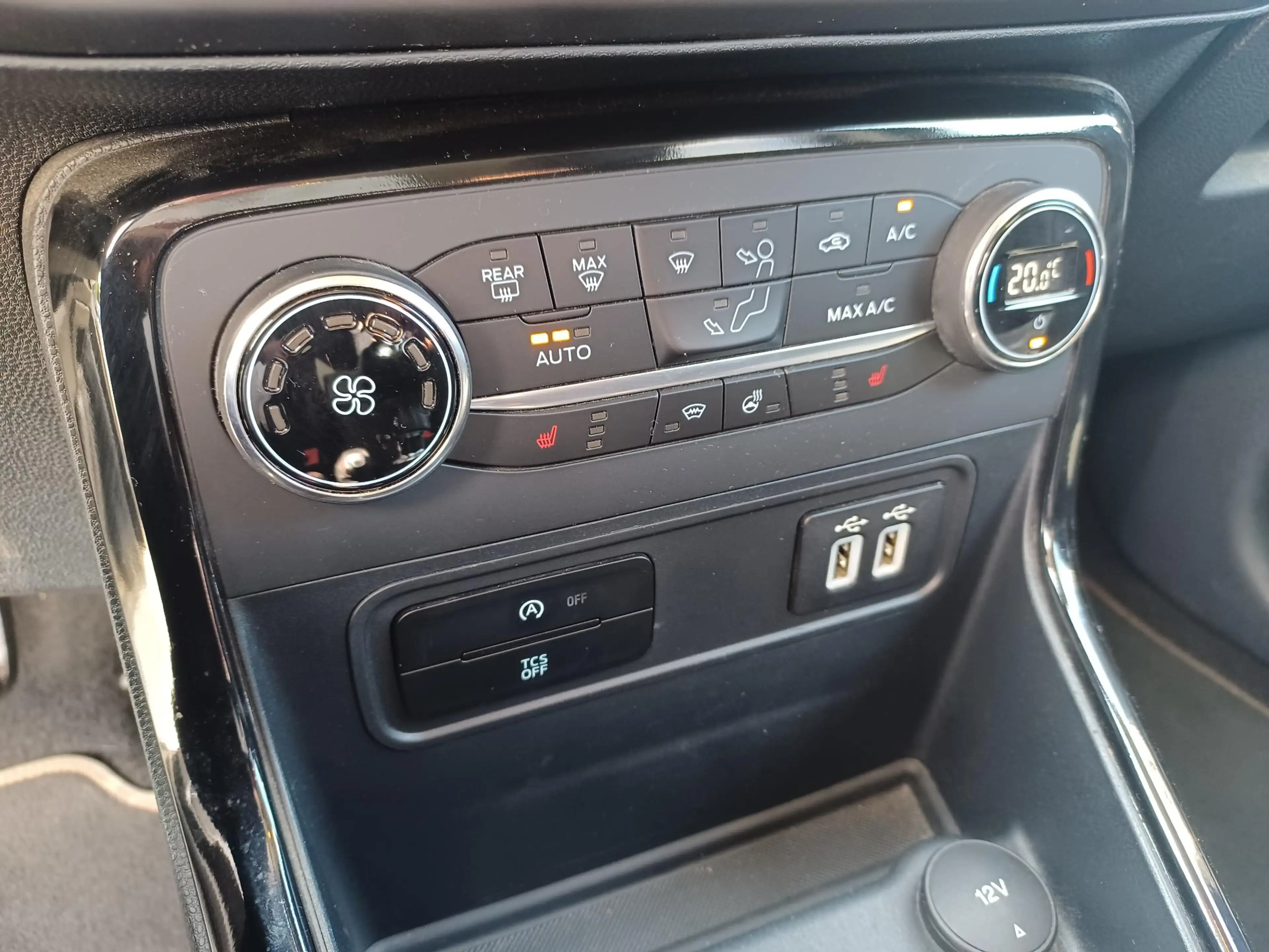 Ford EcoSport 1.0i EcoBoost 92kW ST-Line — photo 13
