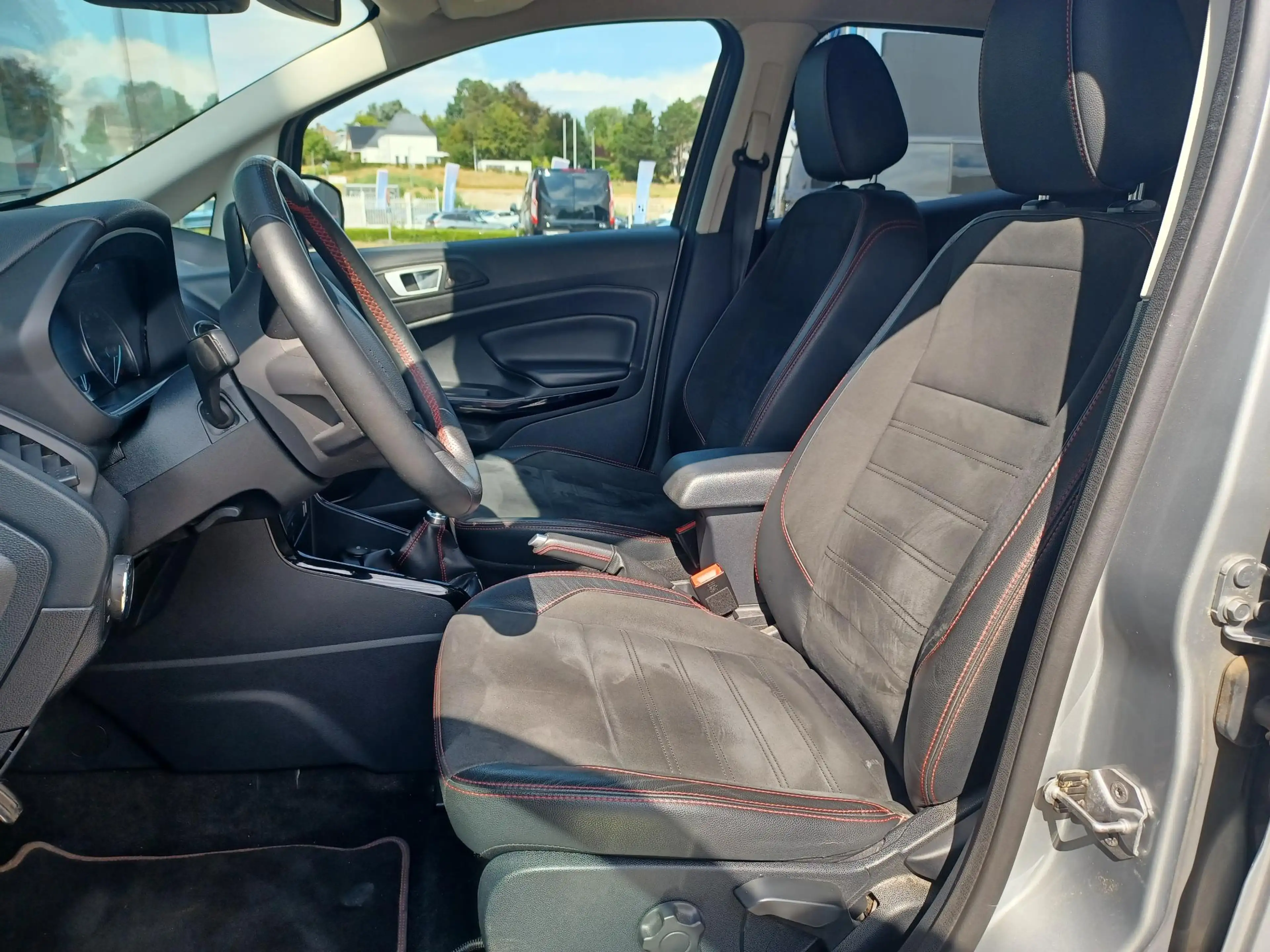 Ford EcoSport 1.0i EcoBoost 92kW ST-Line — photo 8