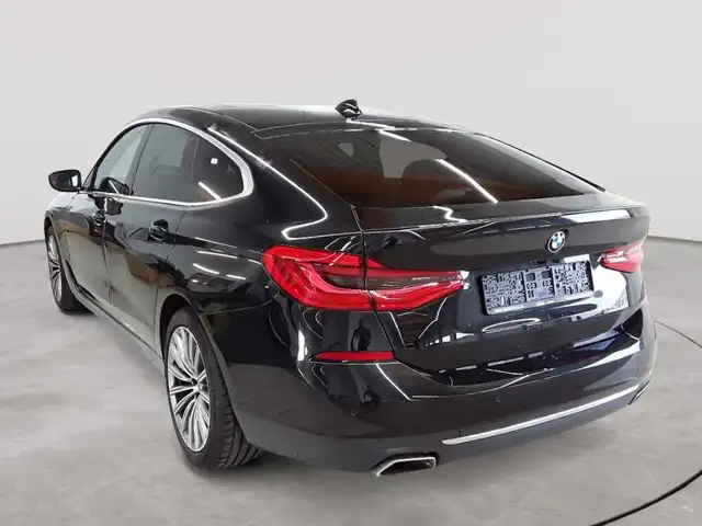 BMW 6 Series view 2