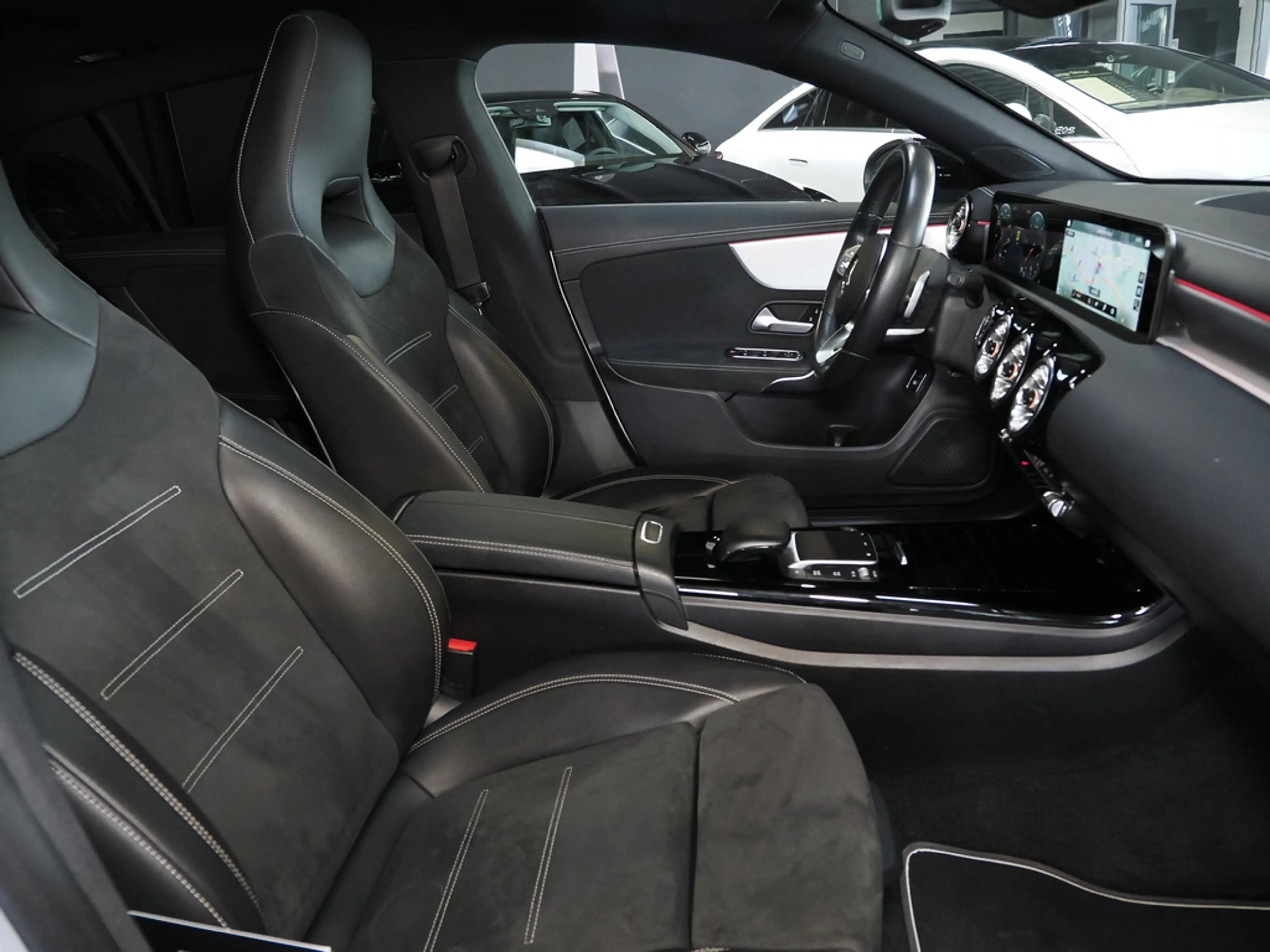 Mercedes-Benz CLA 220 d SB AMG PDC KAMERA NIGHT LED PANORAMA — photo 12