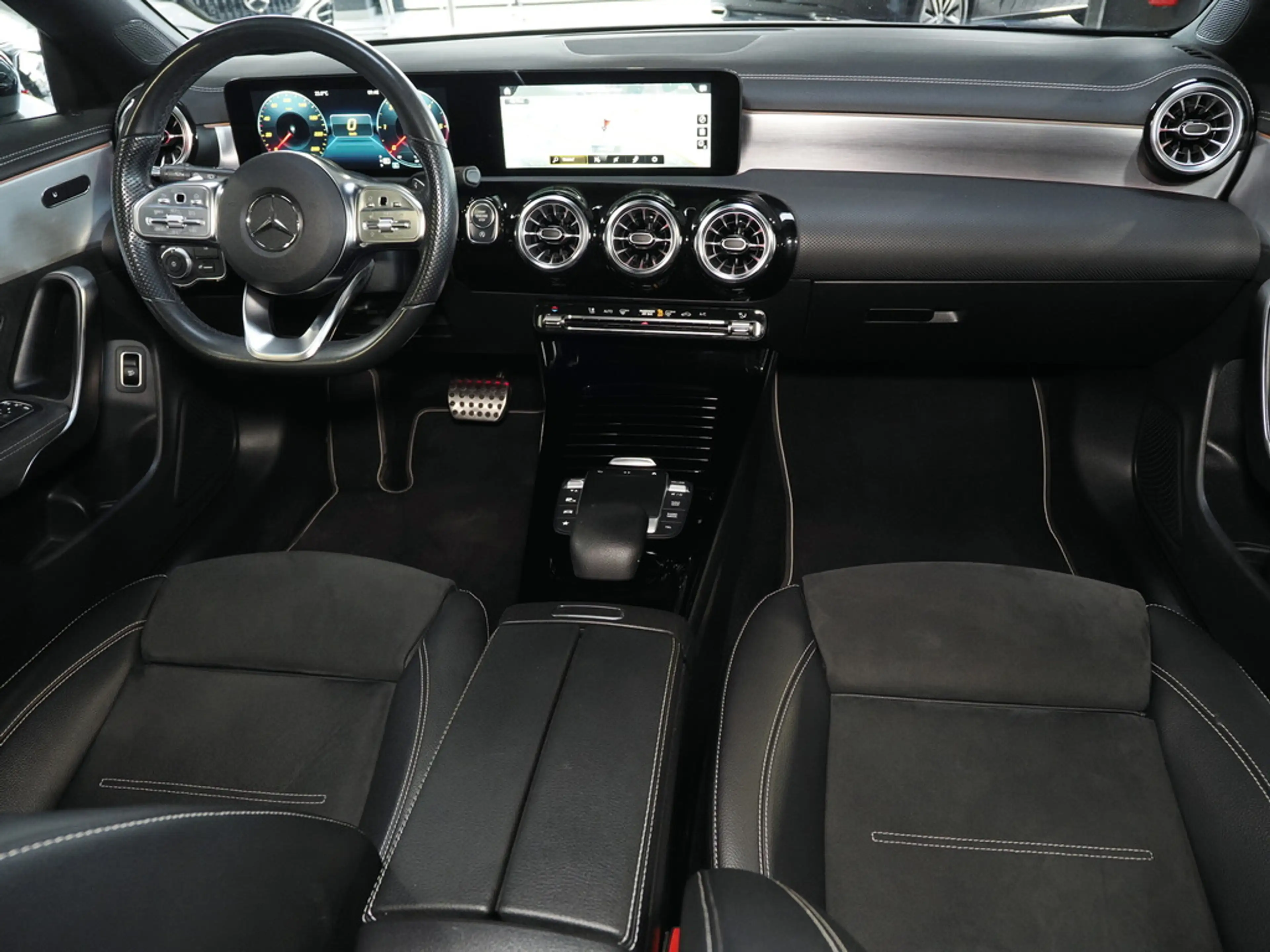 Mercedes-Benz CLA 220 d SB AMG PDC KAMERA NIGHT LED PANORAMA — photo 13