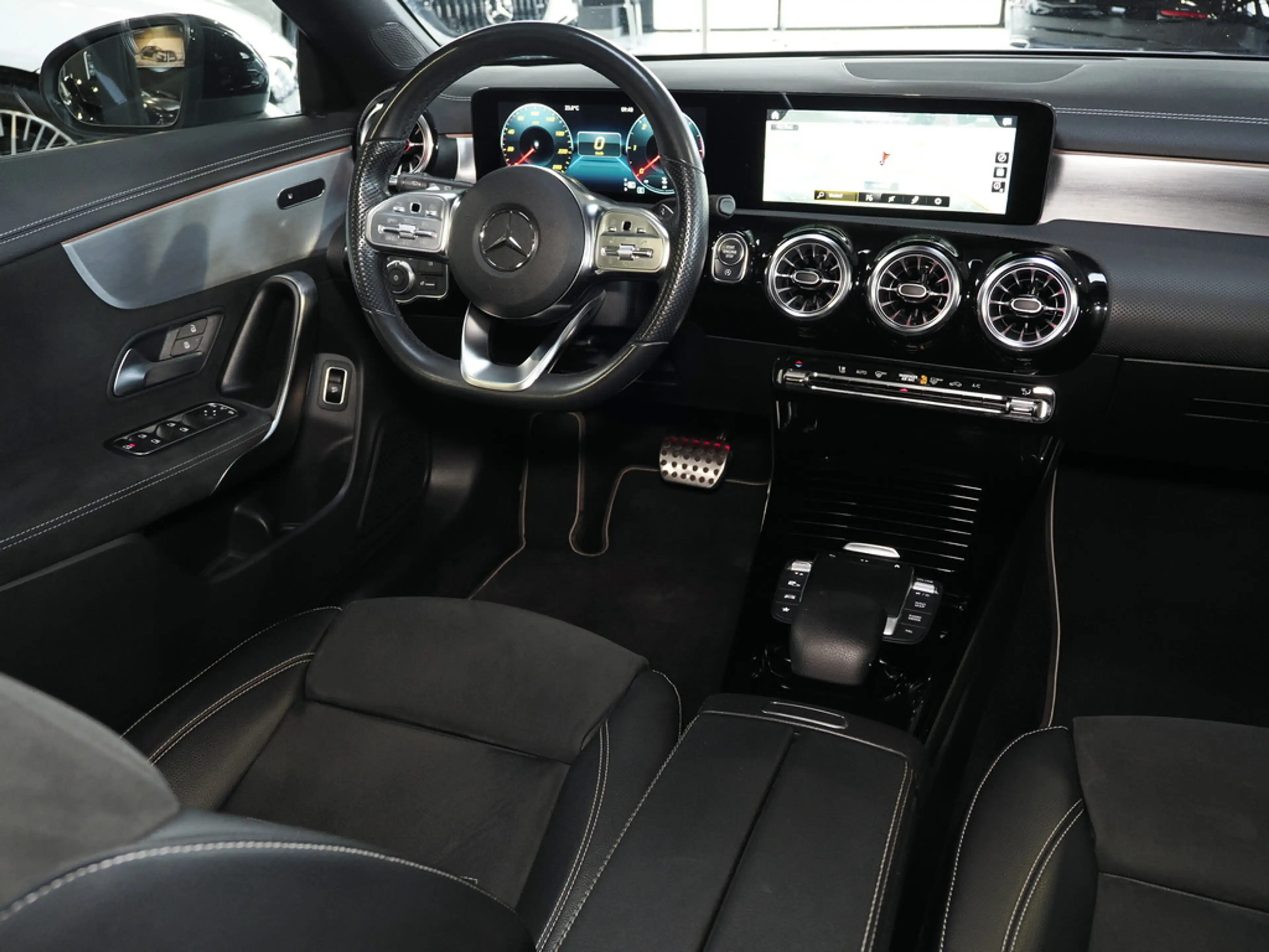 Mercedes-Benz CLA 220 d SB AMG PDC KAMERA NIGHT LED PANORAMA — photo 10