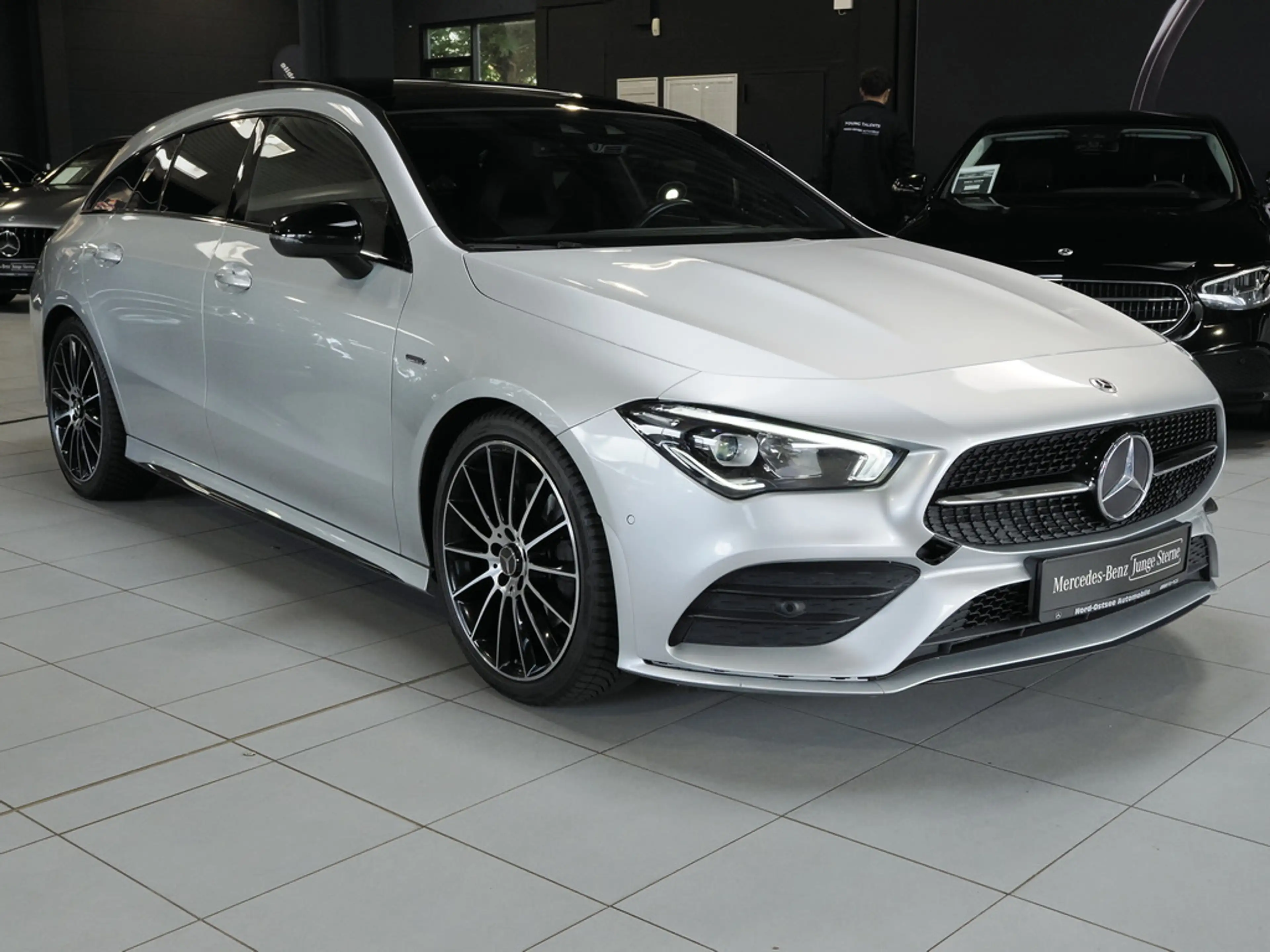 Mercedes-Benz CLA 220 d SB AMG PDC KAMERA NIGHT LED PANORAMA — photo 5