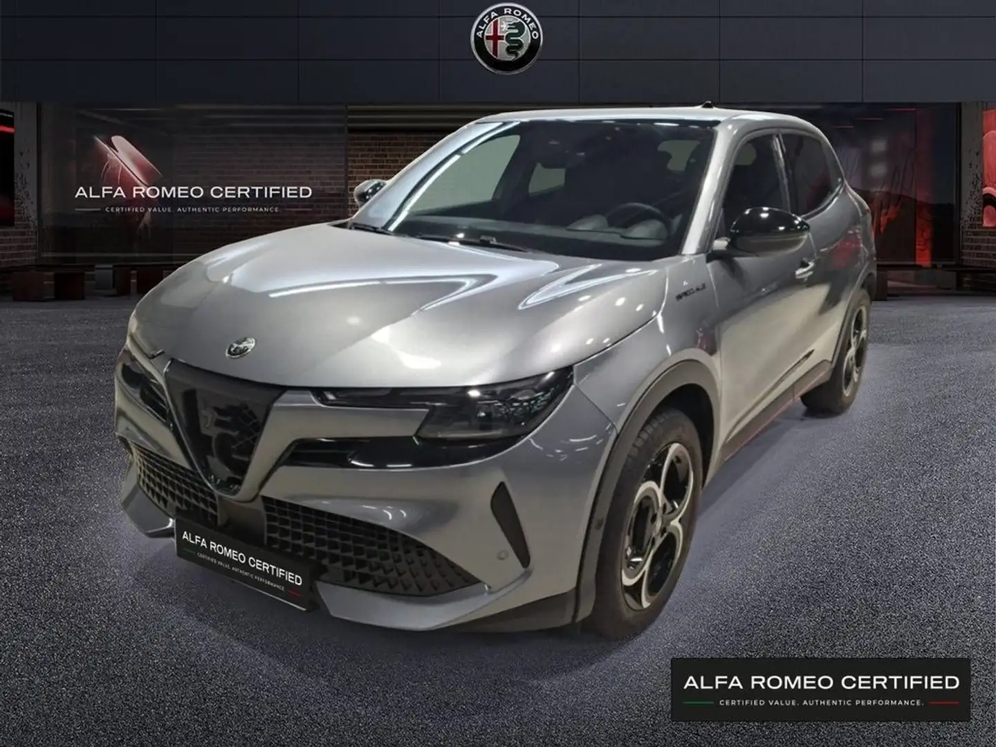 Alfa Romeo Junior Ibrida  100kW (136CV) Speciale Gris - 1