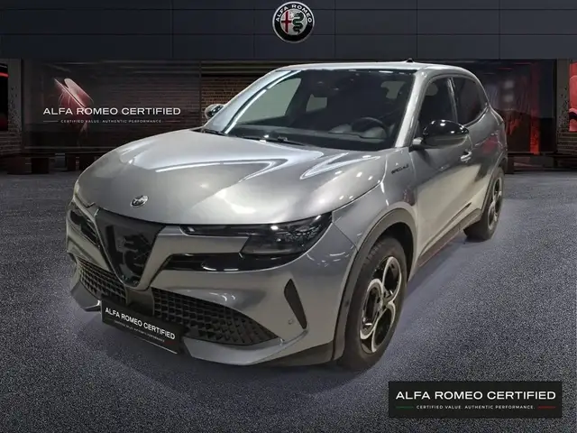 Alfa Romeo Junior Ibrida  100kW (136CV) Speciale