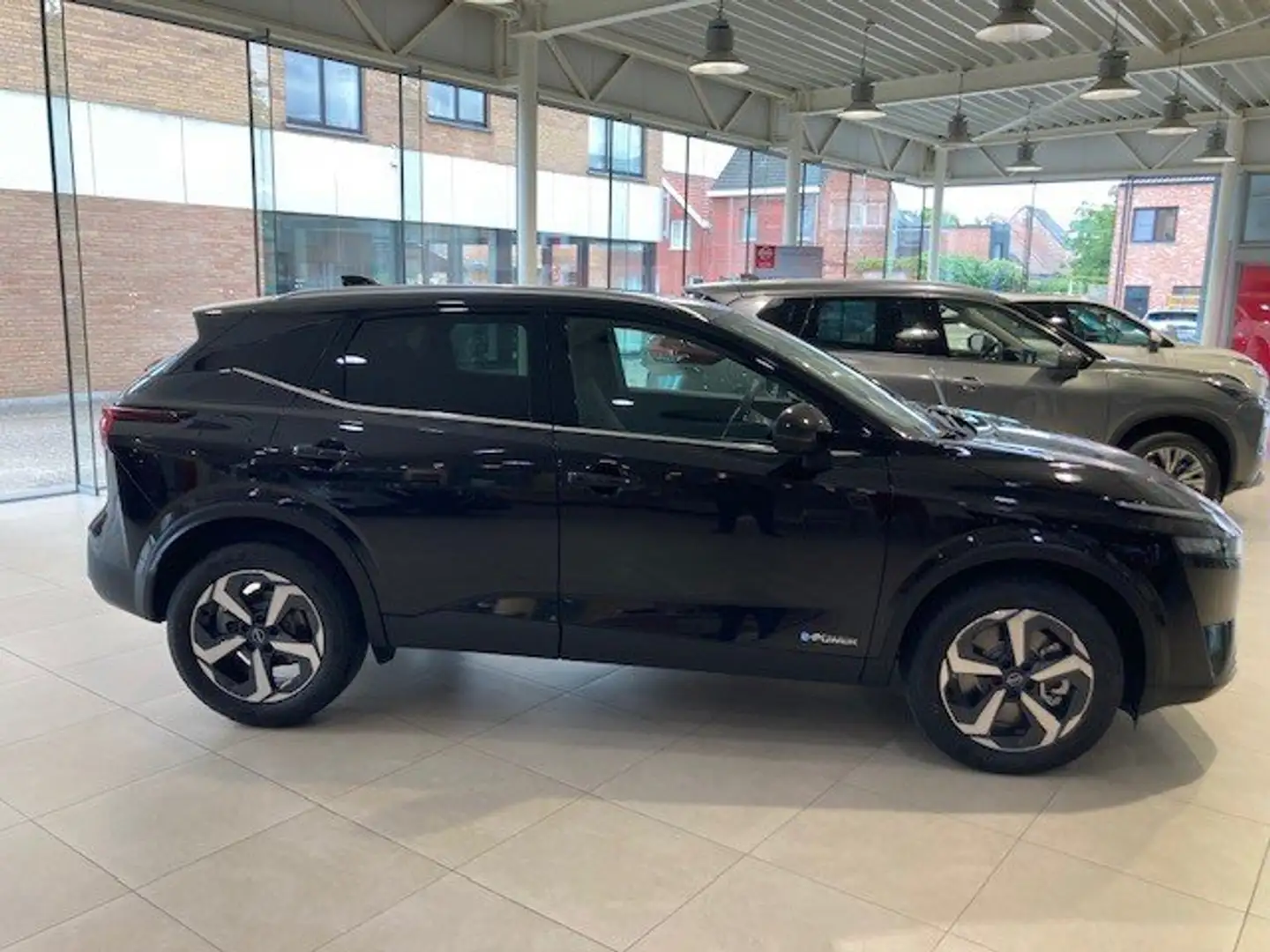 Nissan Qashqai 1.3 DIG-T MHEV N-Connecta Gris - 1