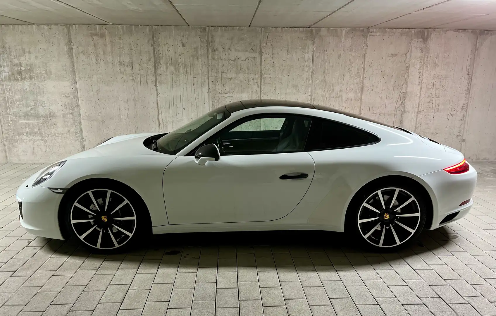 Porsche 991 911 Coupe 911 Carrera 4 PDK Weiß - 1